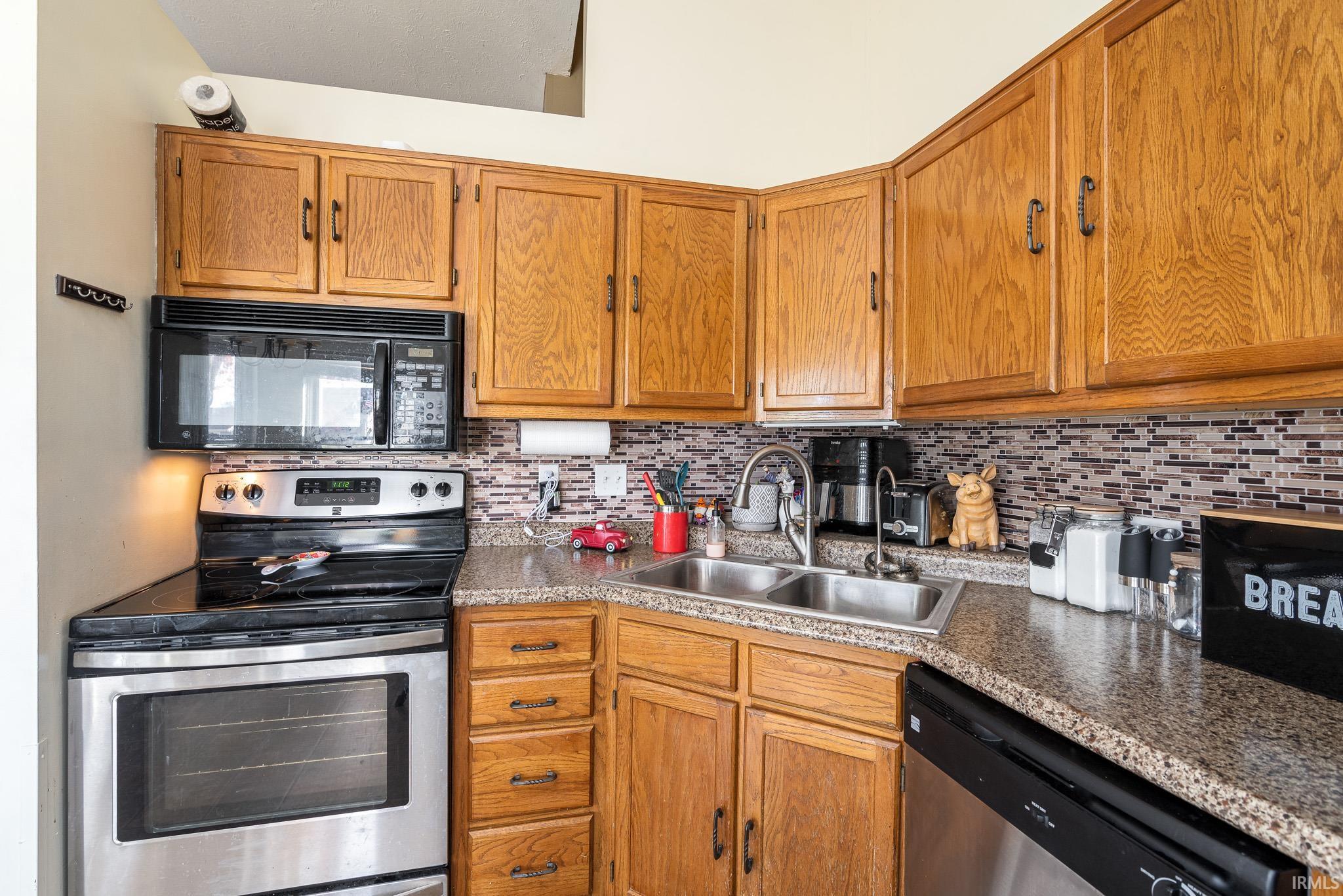 1206 Blue Jay Drive