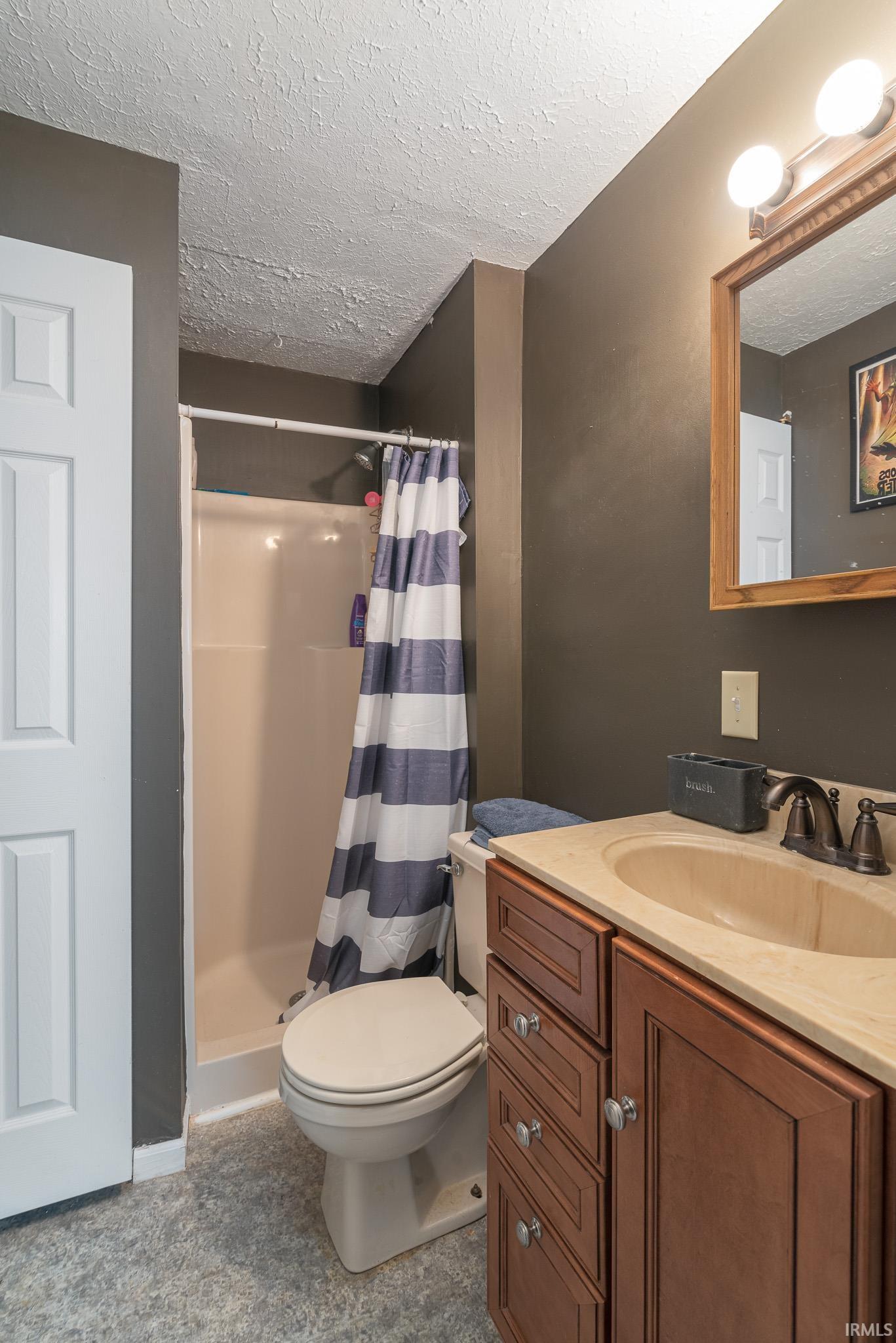 1206 Blue Jay Drive