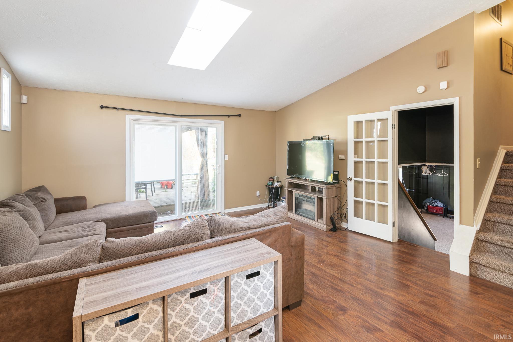 1206 Blue Jay Drive