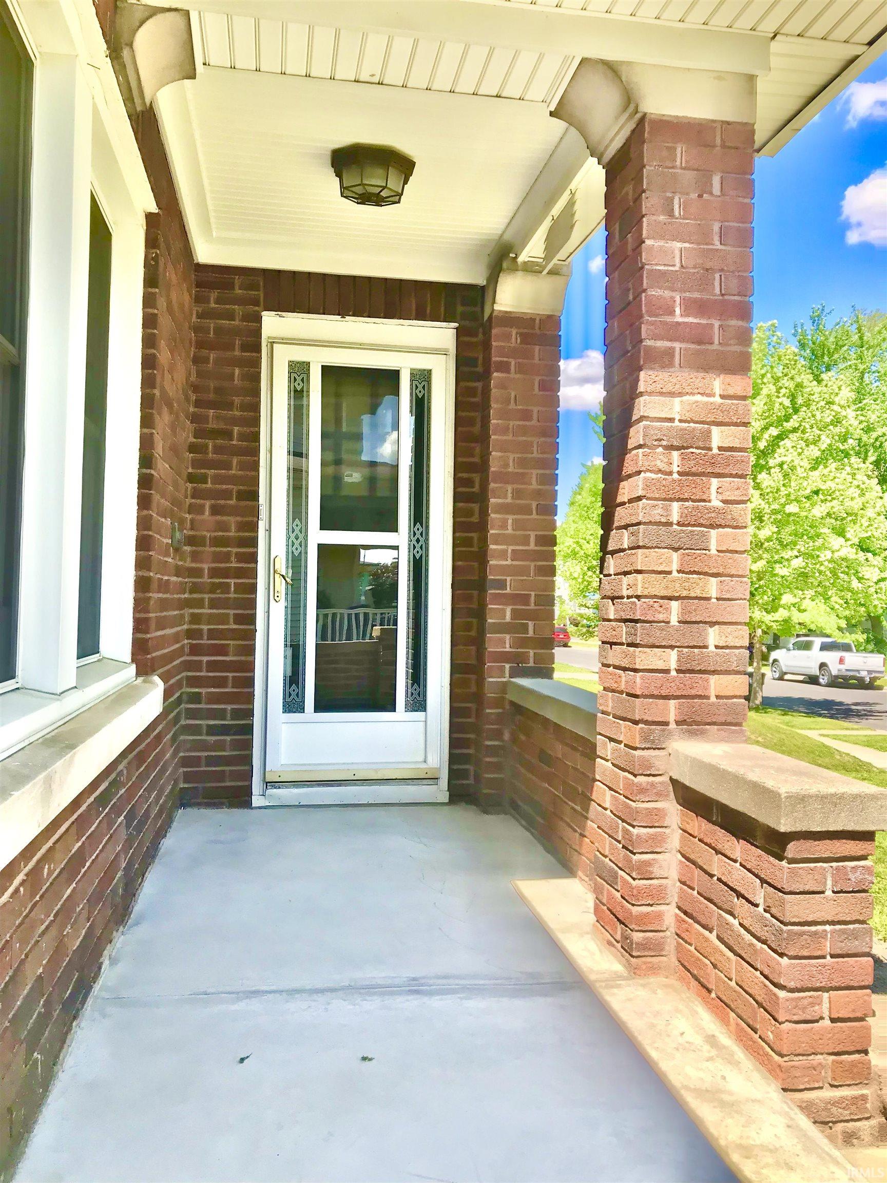 1005 E Walnut Street