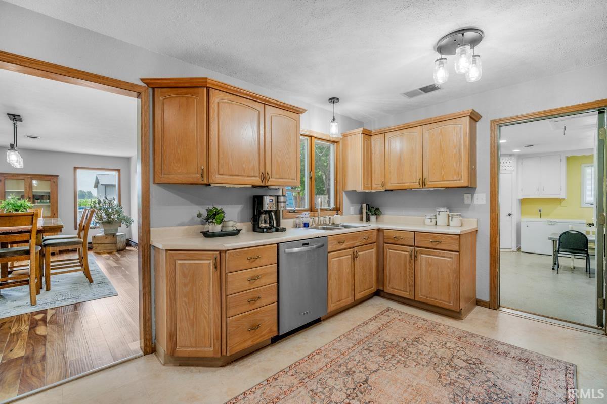 1403 W Zartman Street