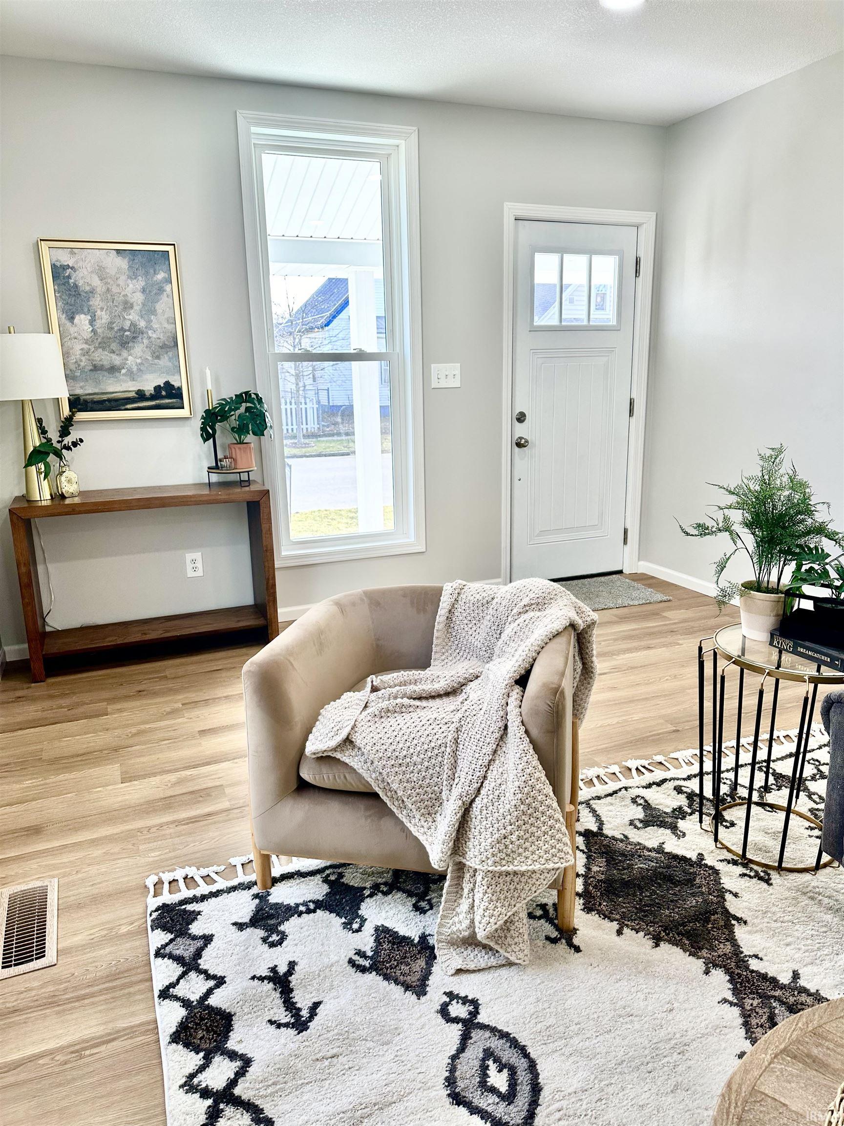 366 W 7th Street