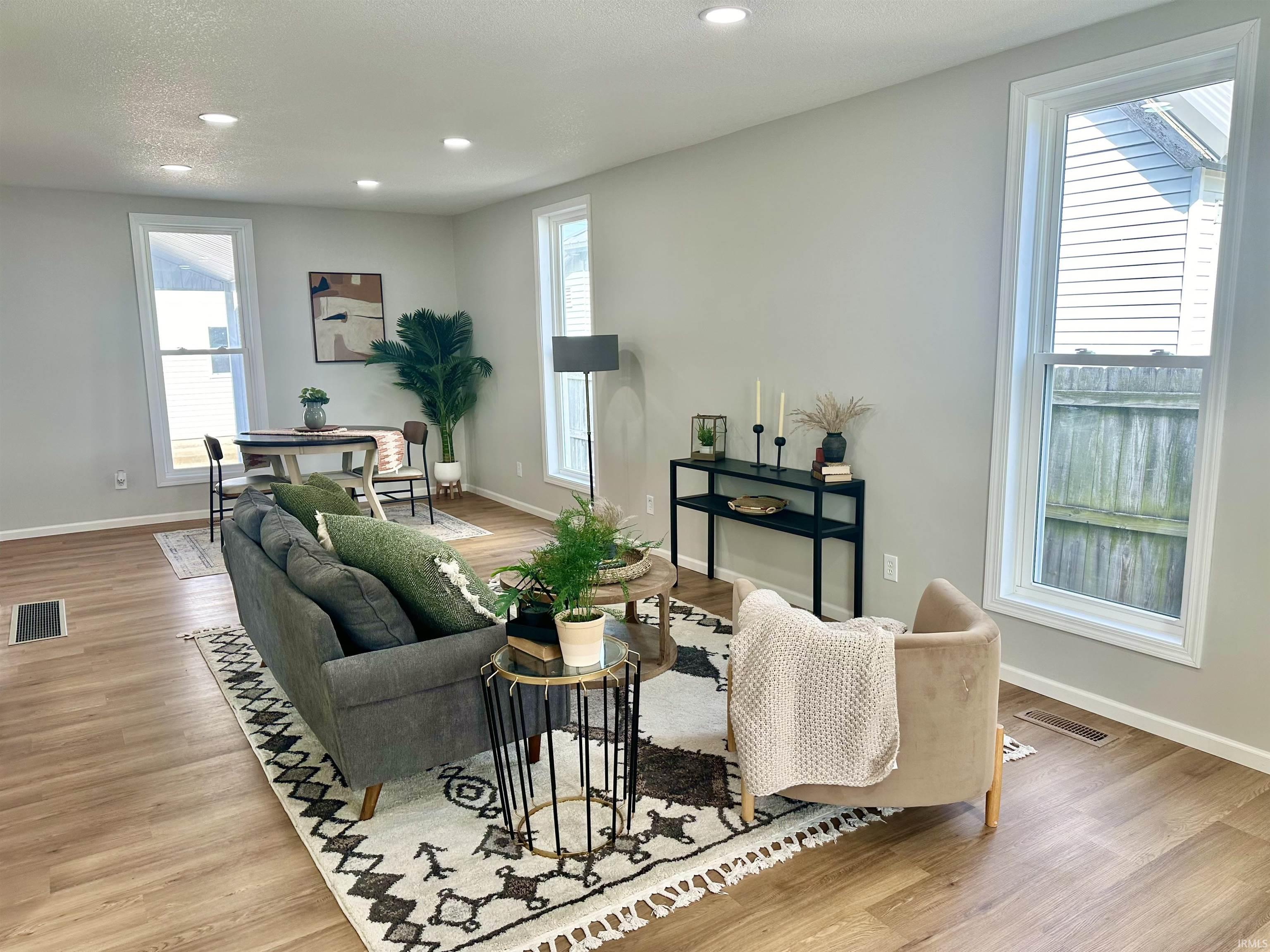 366 W 7th Street