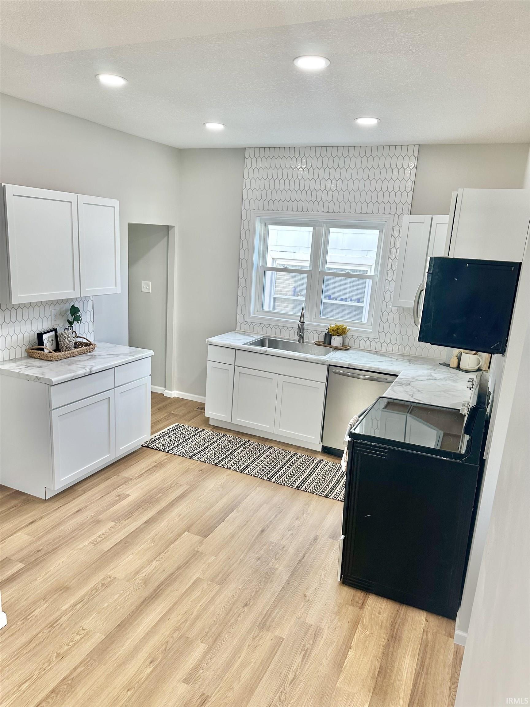 366 W 7th Street