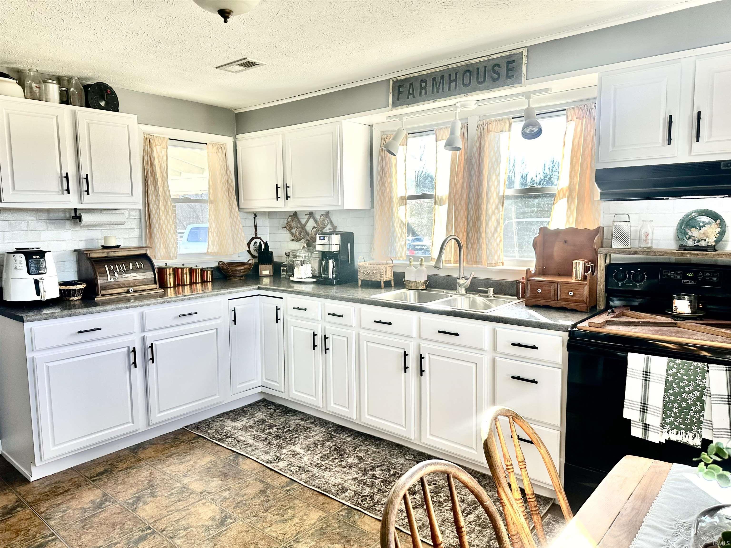5950 W County Road 850 S