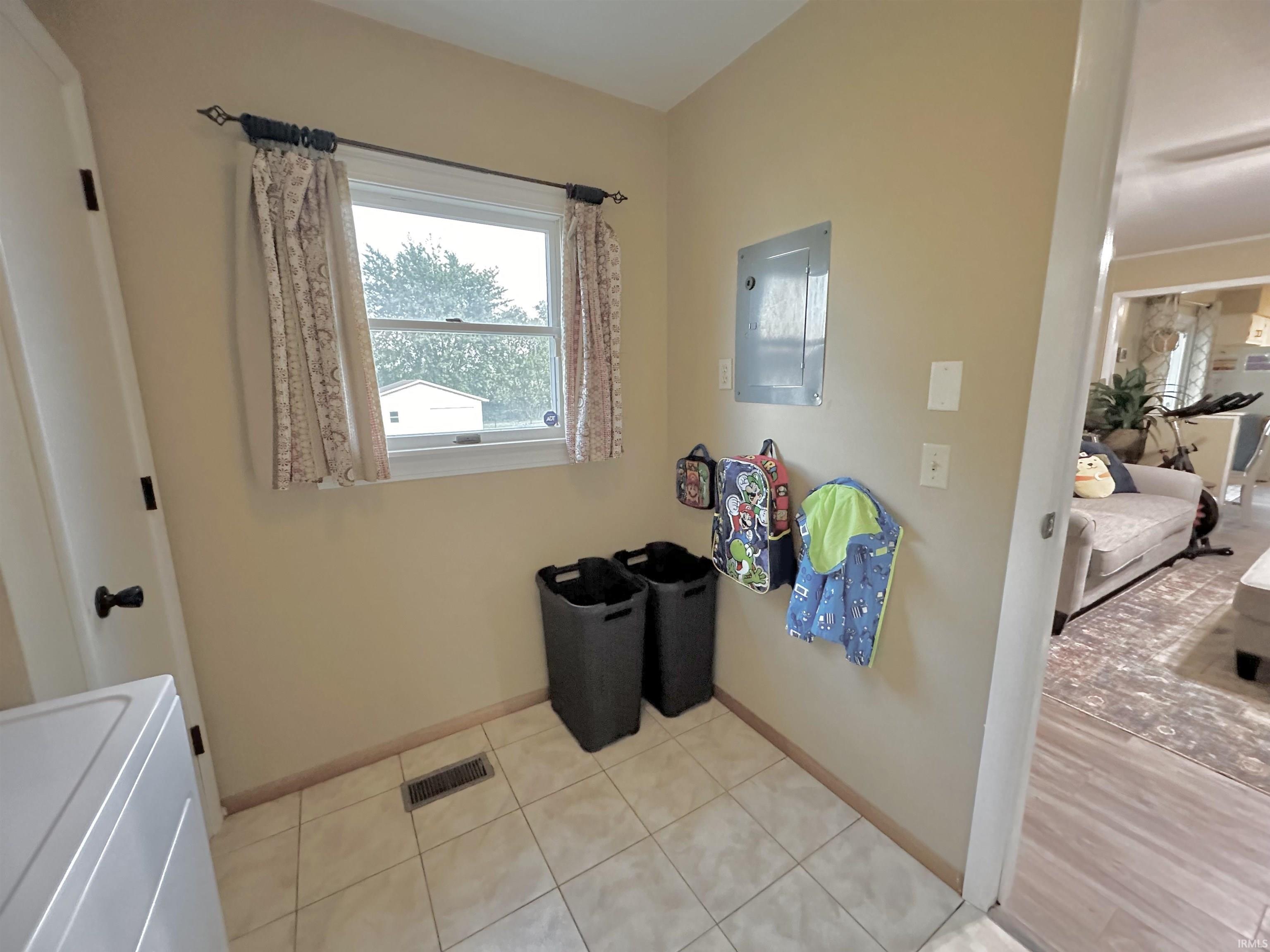 7931 STRAWTOWN Pike