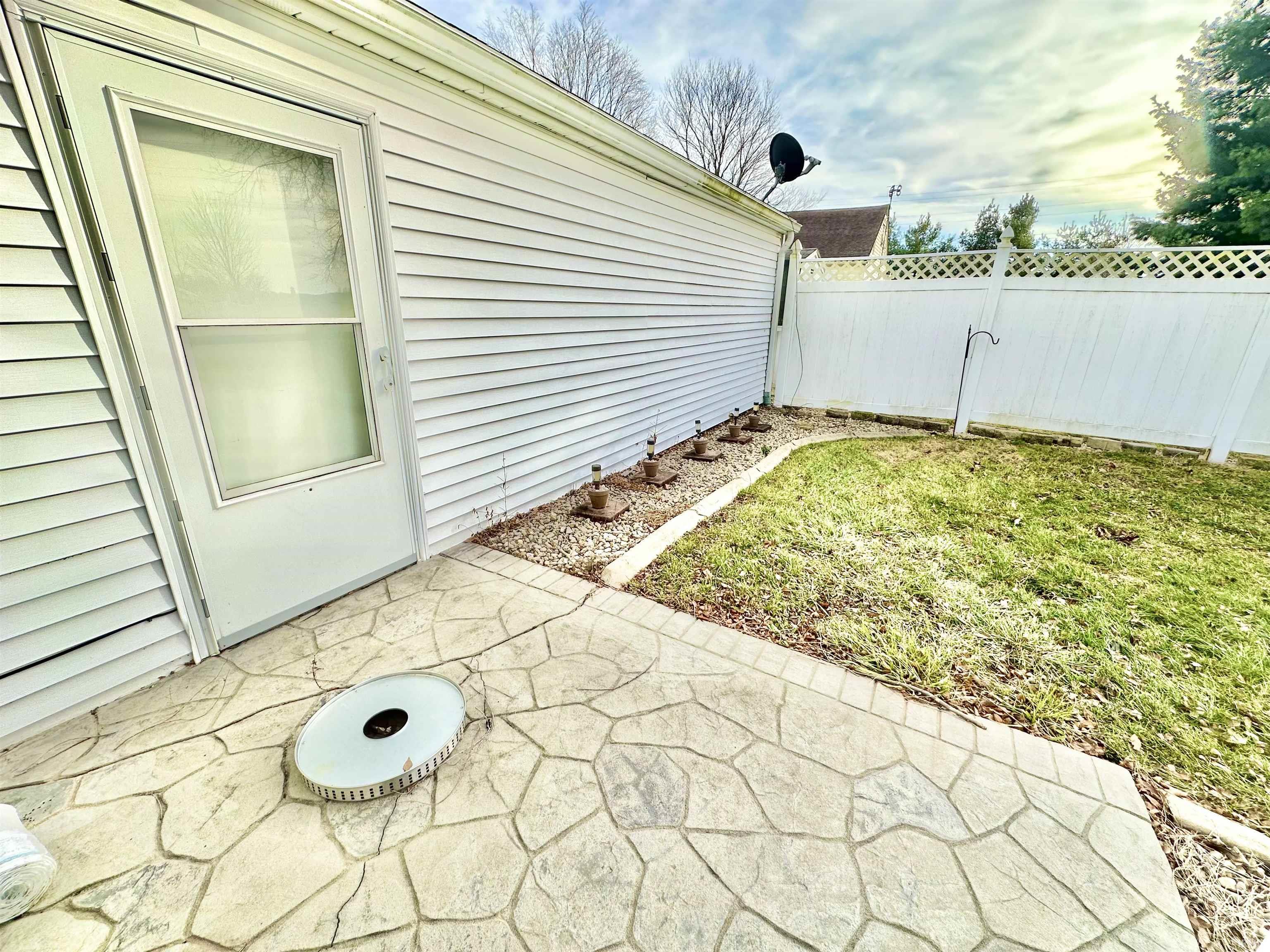 323 S 1100 East