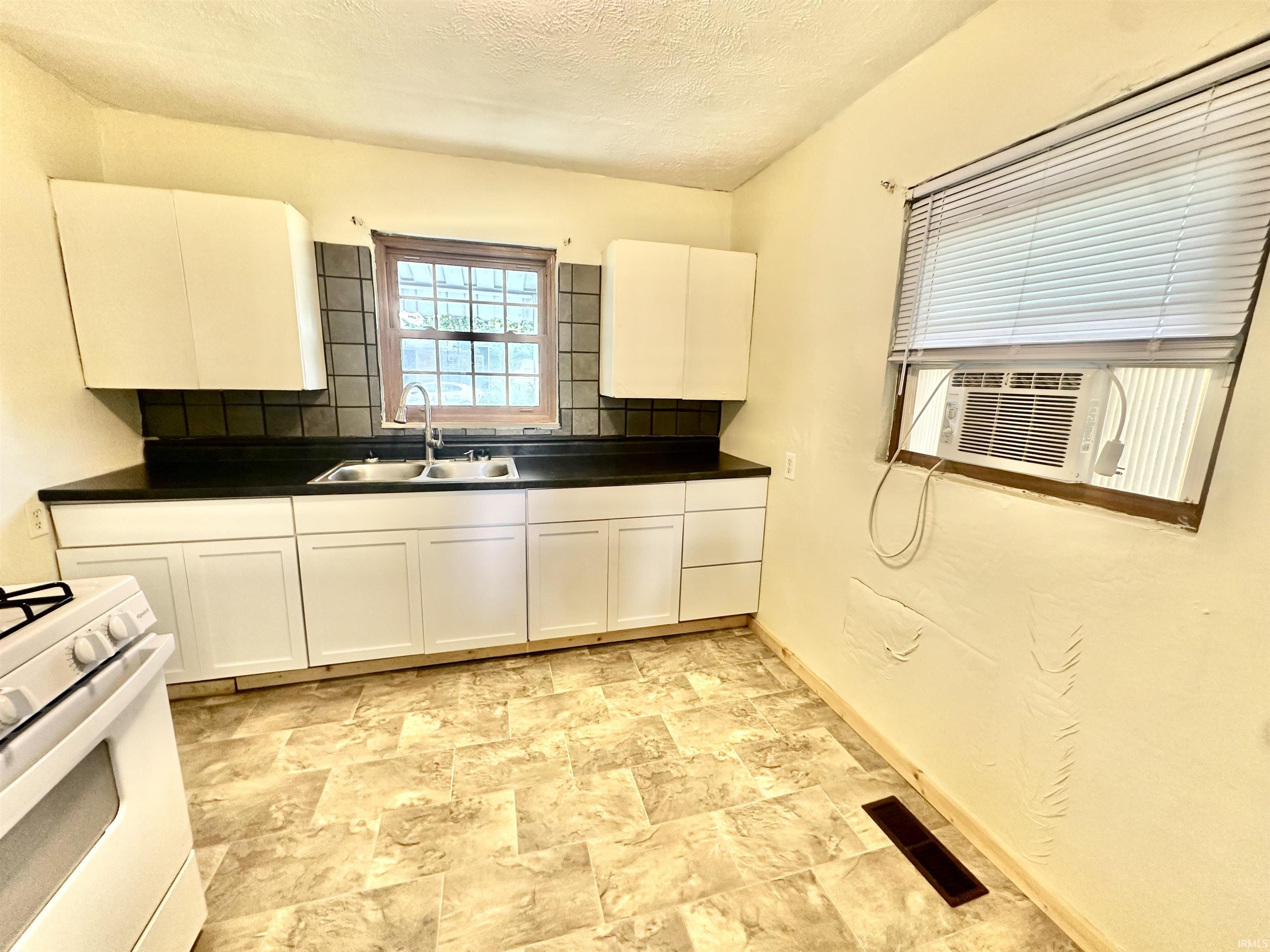 1422 E Taylor Street