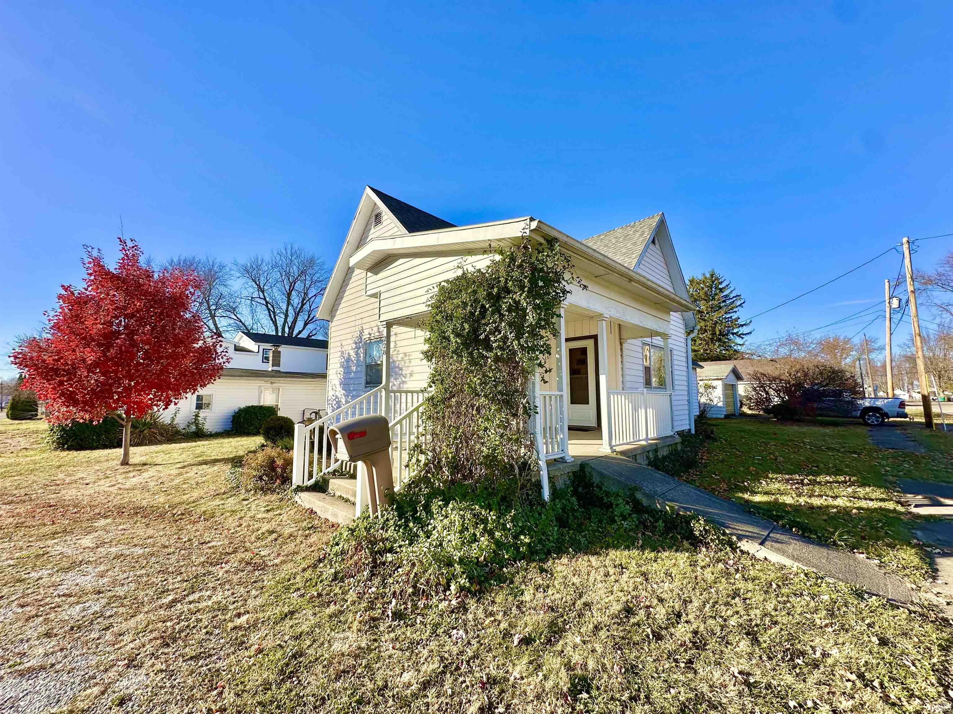 228 E Railroad Street