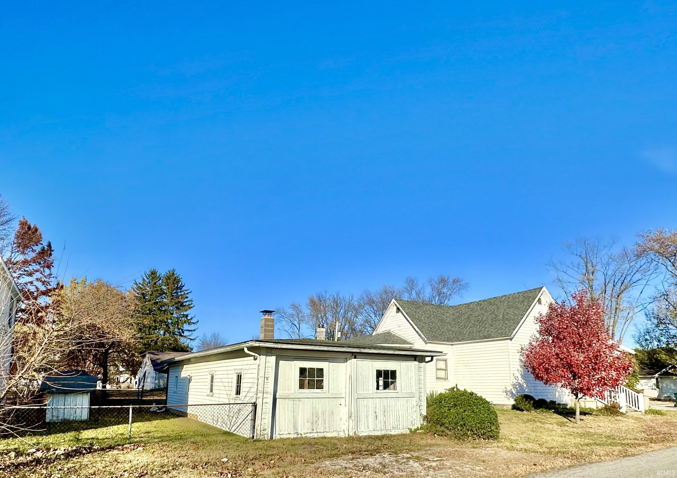 228 E Railroad Street