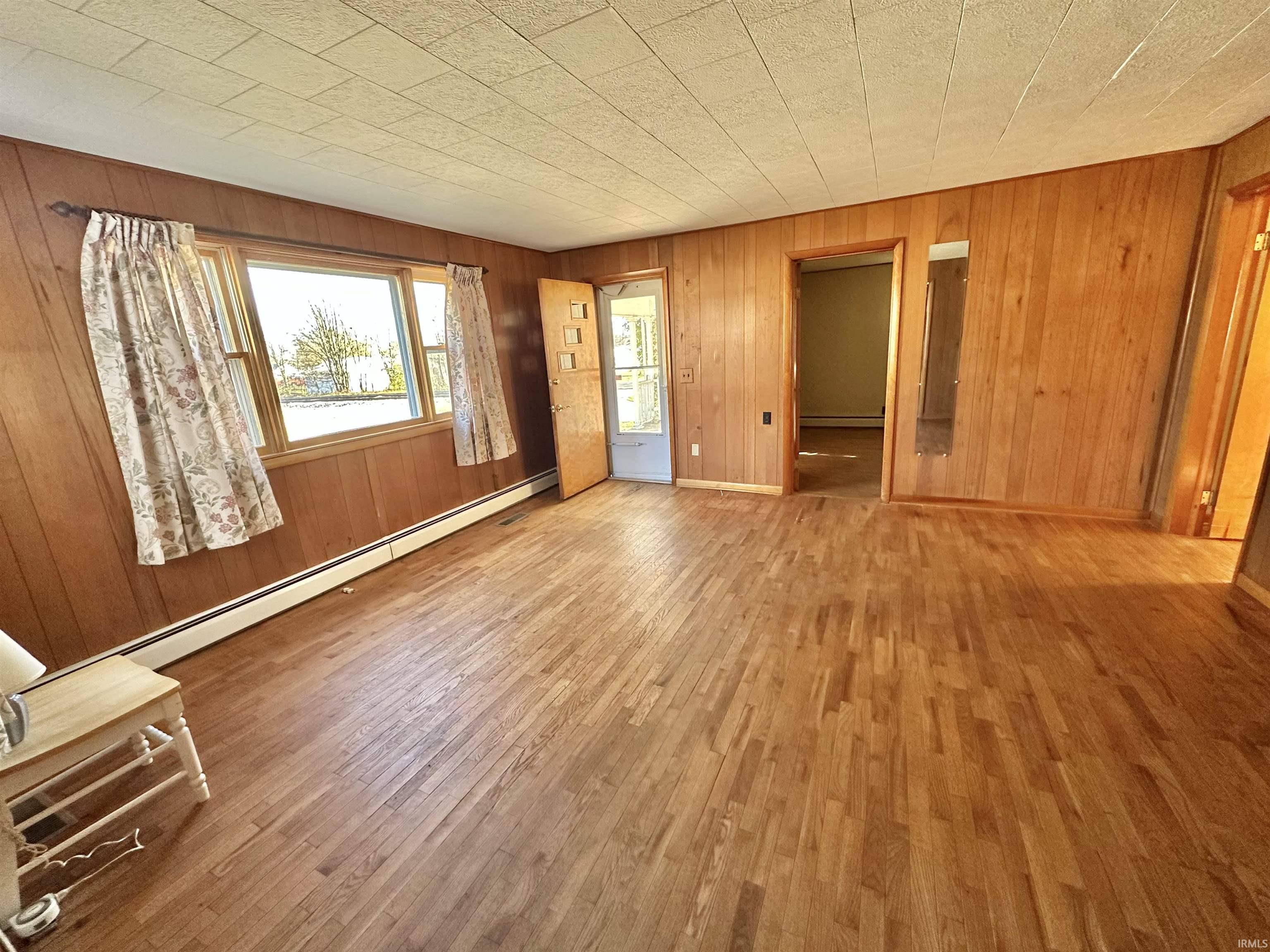 228 E Railroad Street