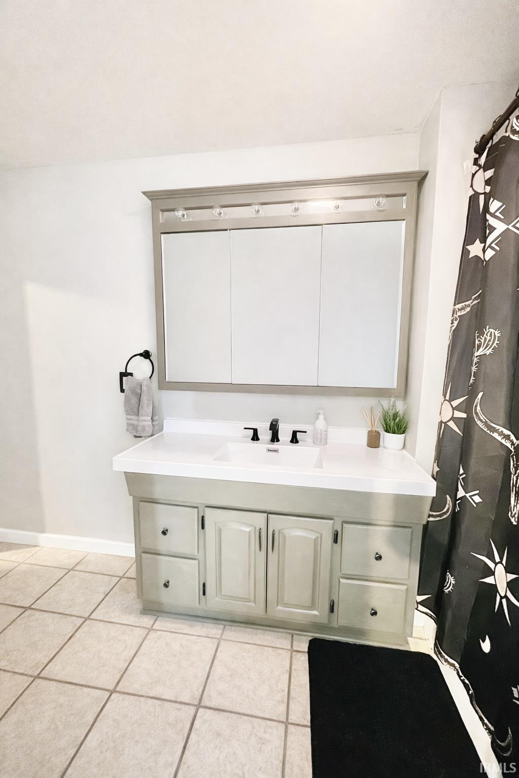 1136 S Delphos Street