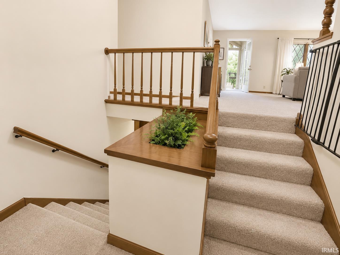 10 Green Hills Court