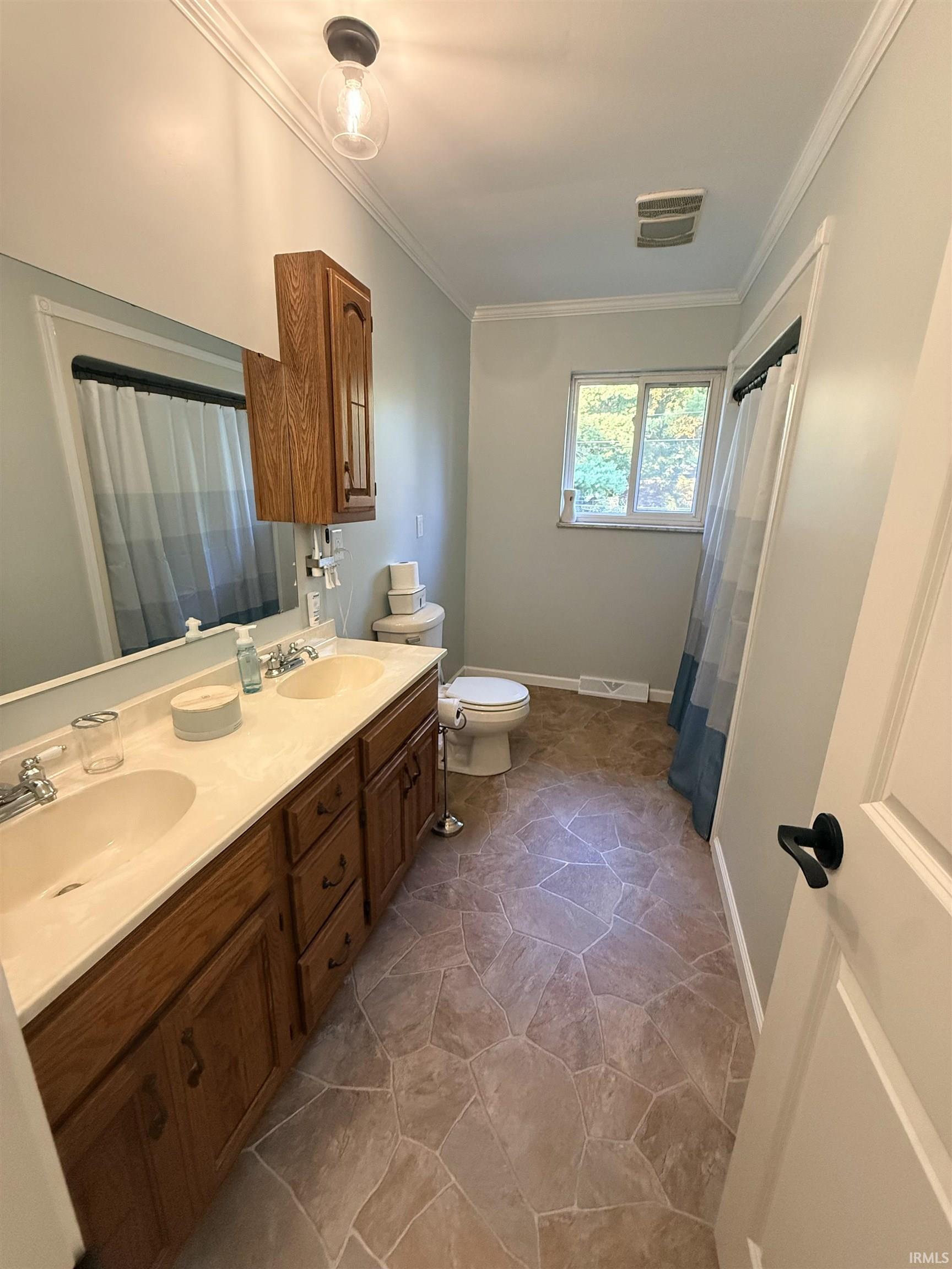 902 Pavalion Drive
