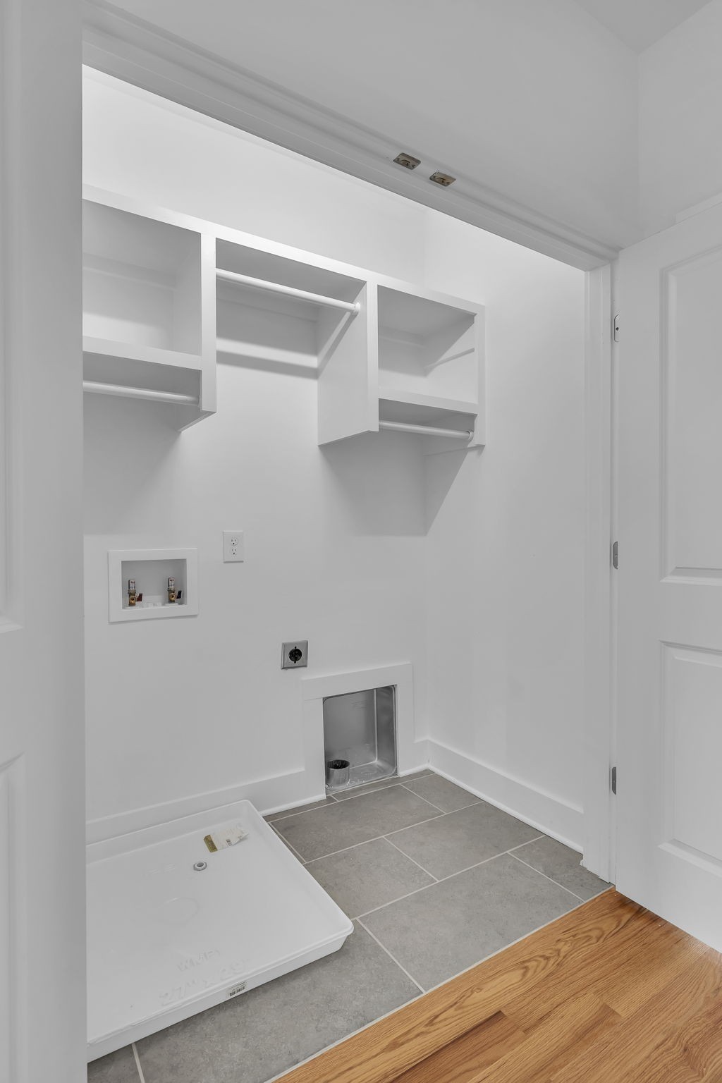 107 Demoss Rd Unit: 3