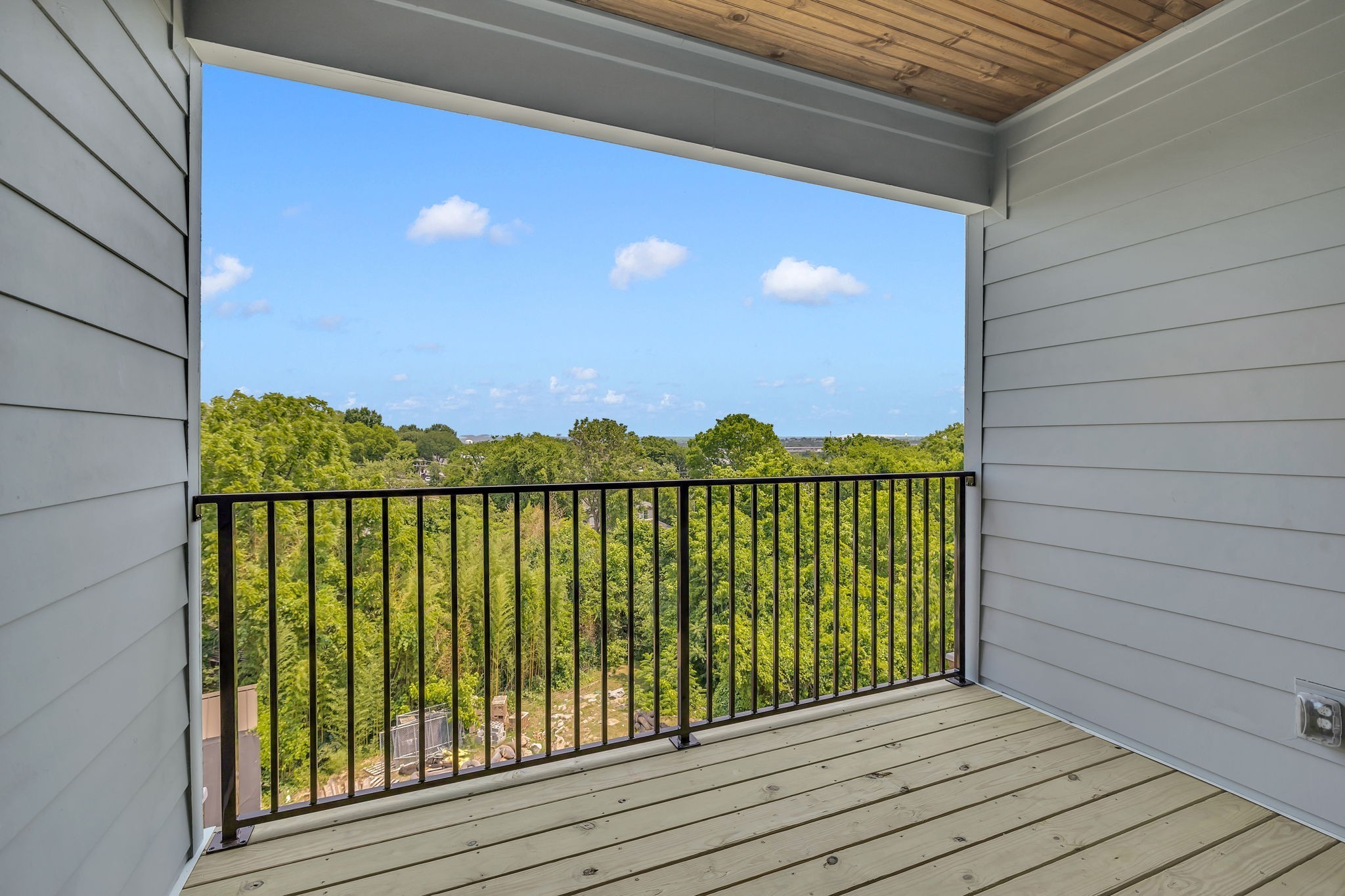 107 Demoss Rd Unit: 3