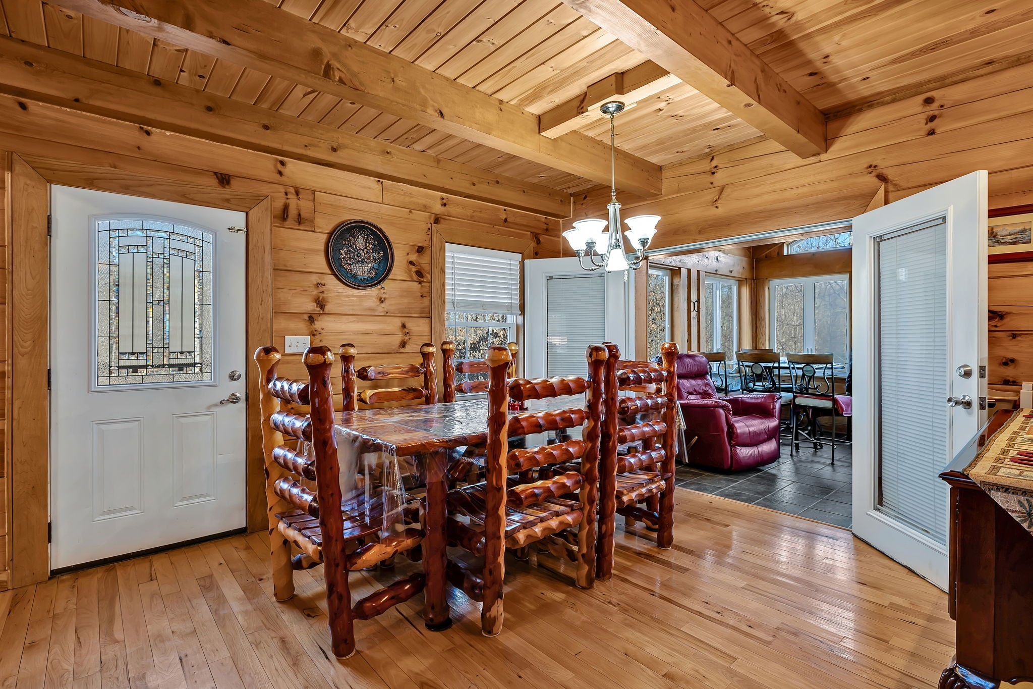 135 Countrywood Ln
