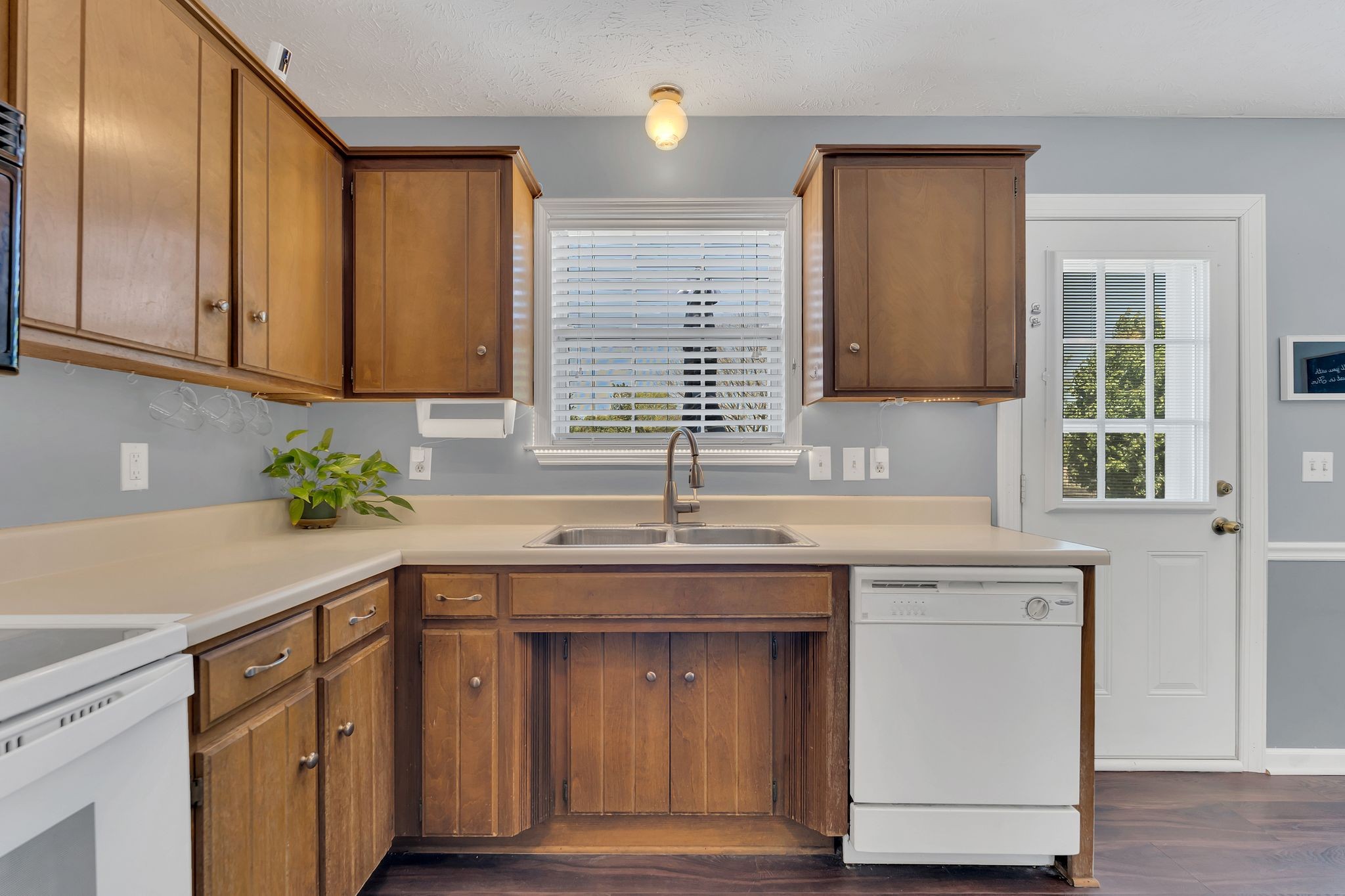 302 Shadylake Dr