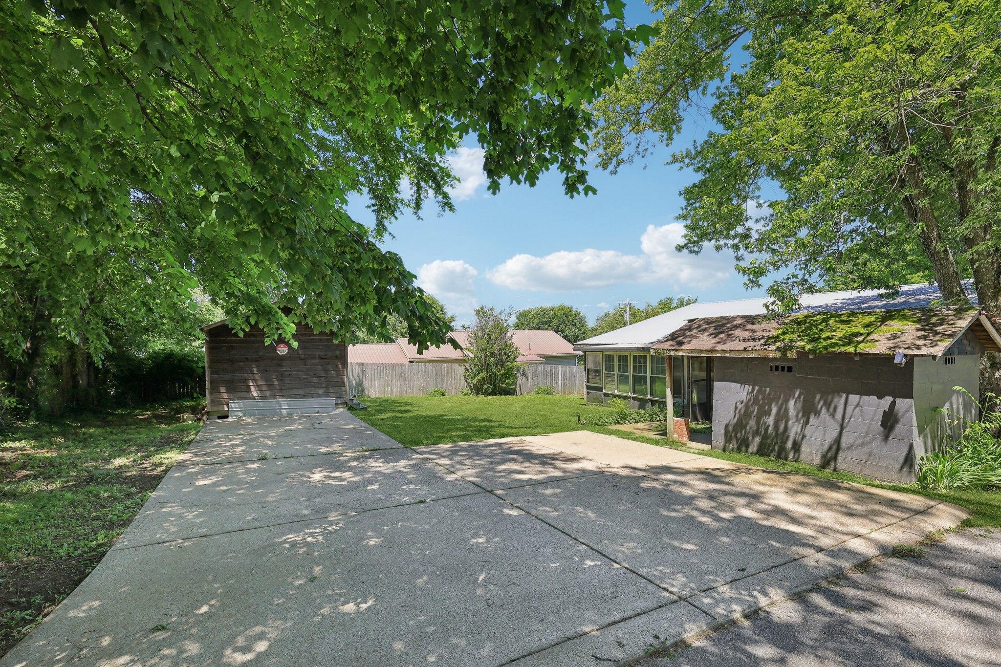 102 Nall Ave
