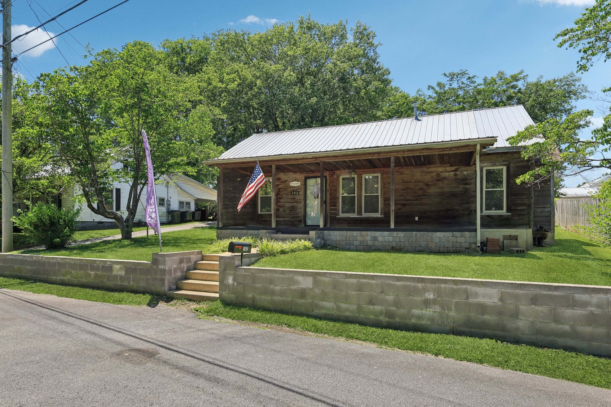102 Nall Ave