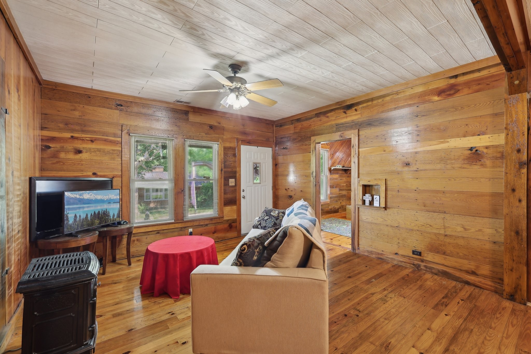 102 Nall Ave