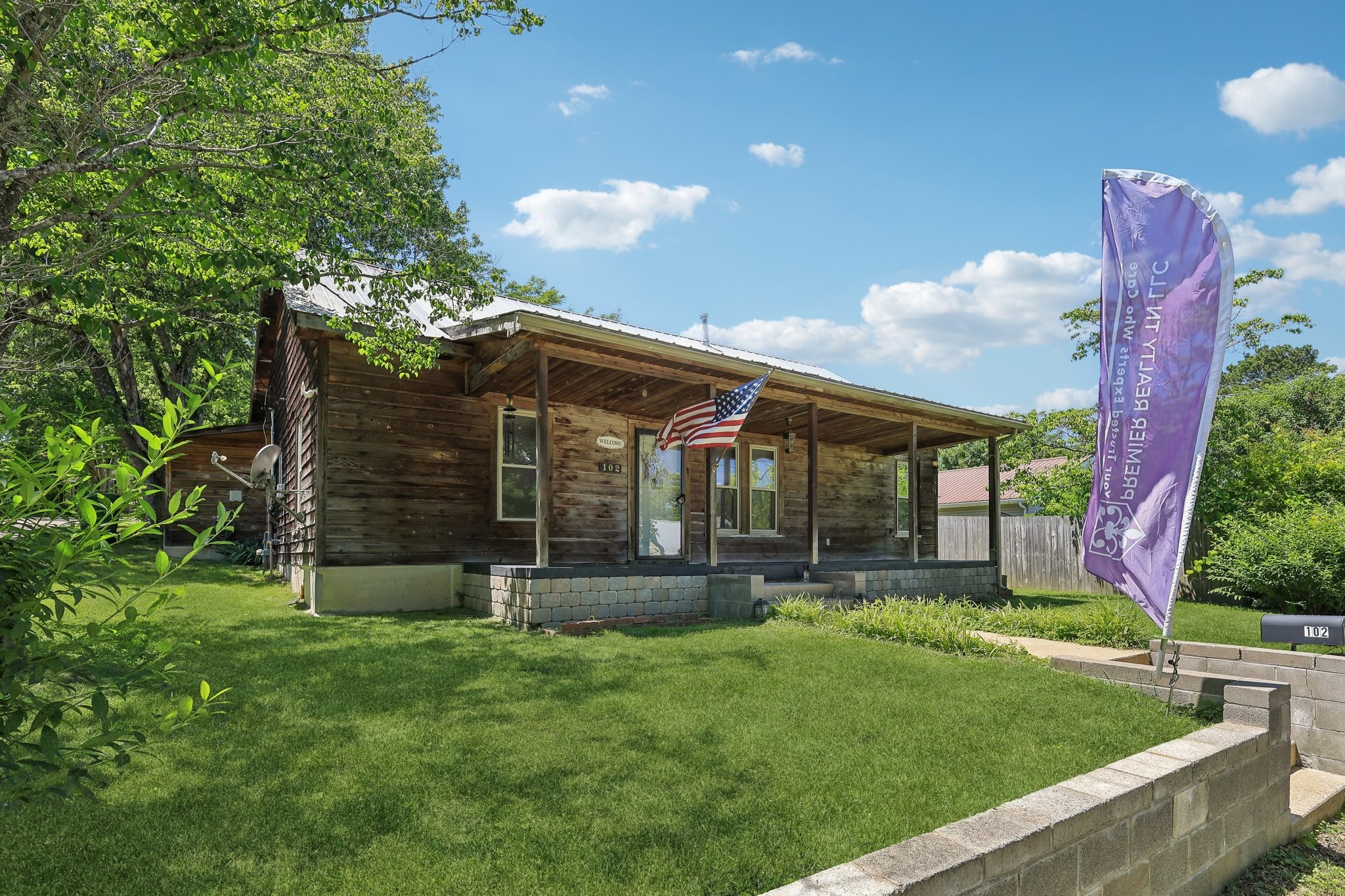 102 Nall Ave