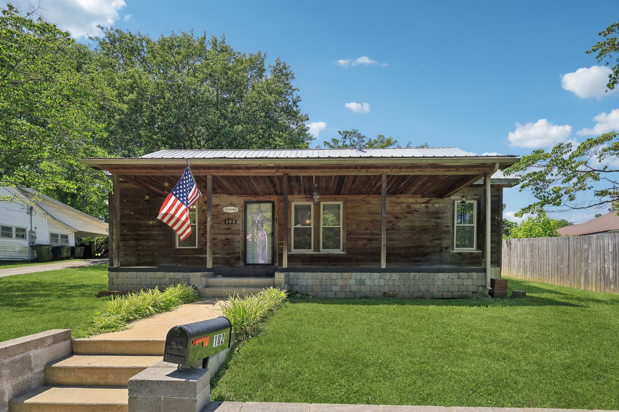 102 Nall Ave