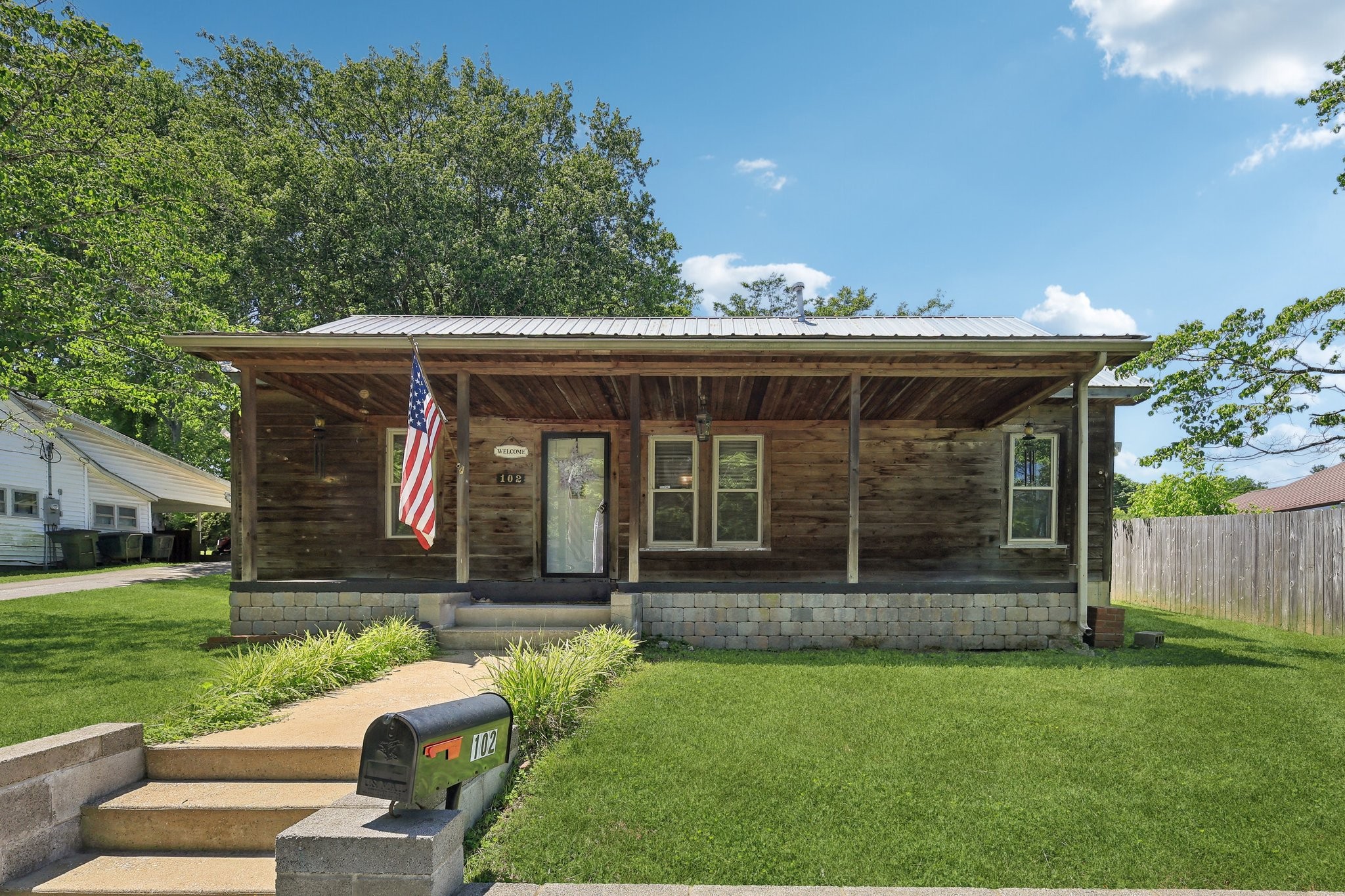 102 Nall Ave