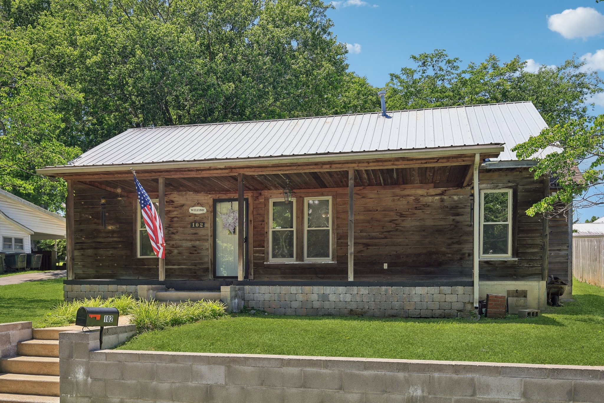102 Nall Ave