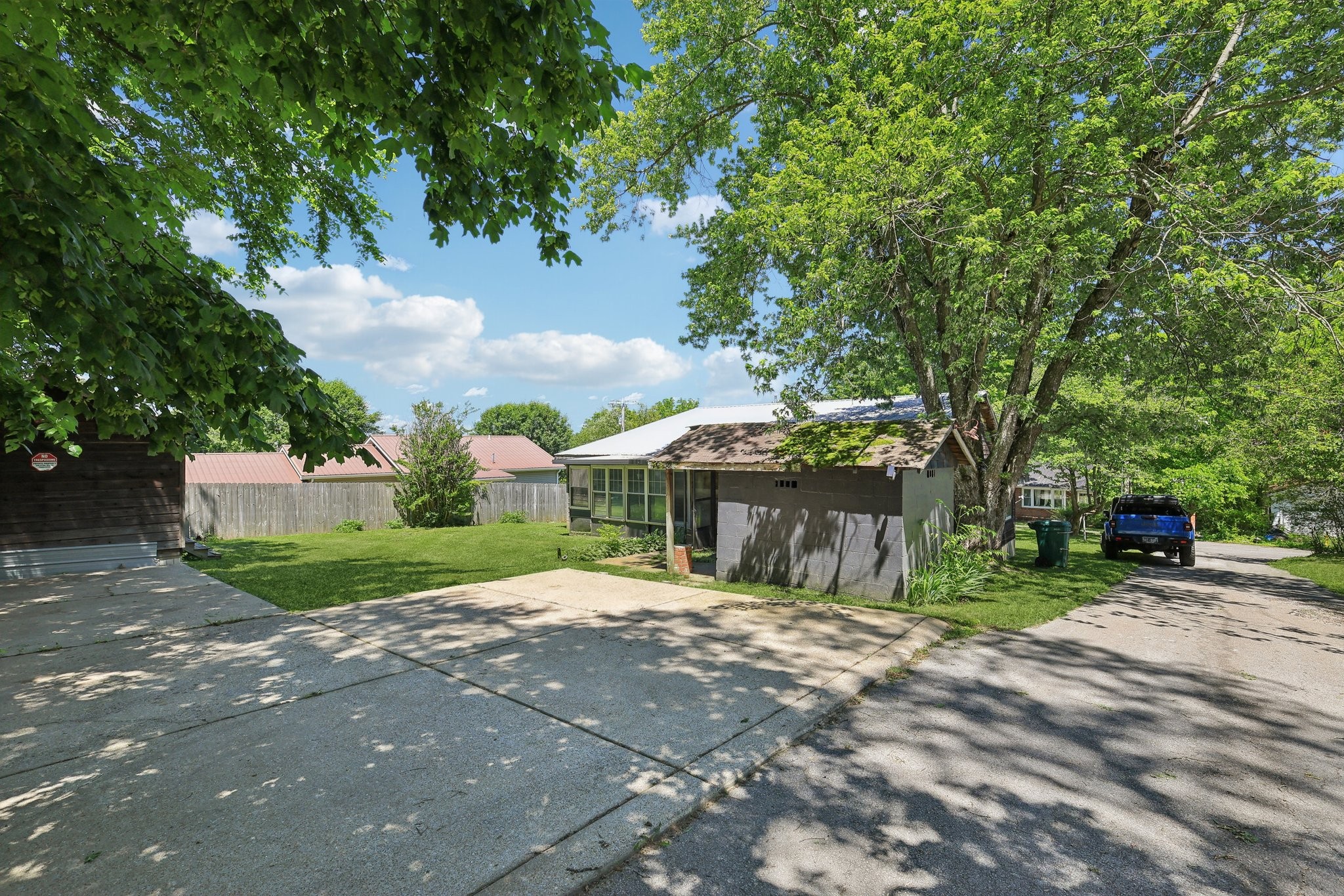 102 Nall Ave