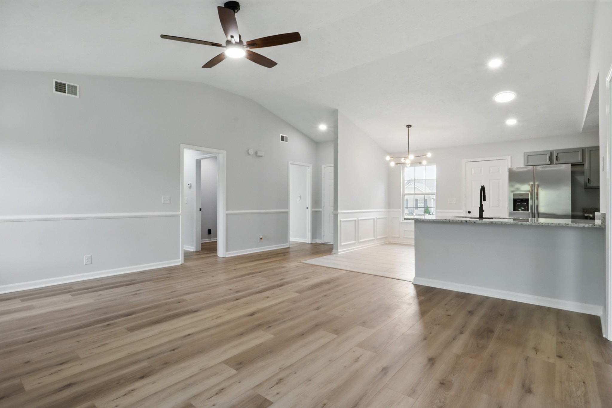 2717 Cayuga Dr