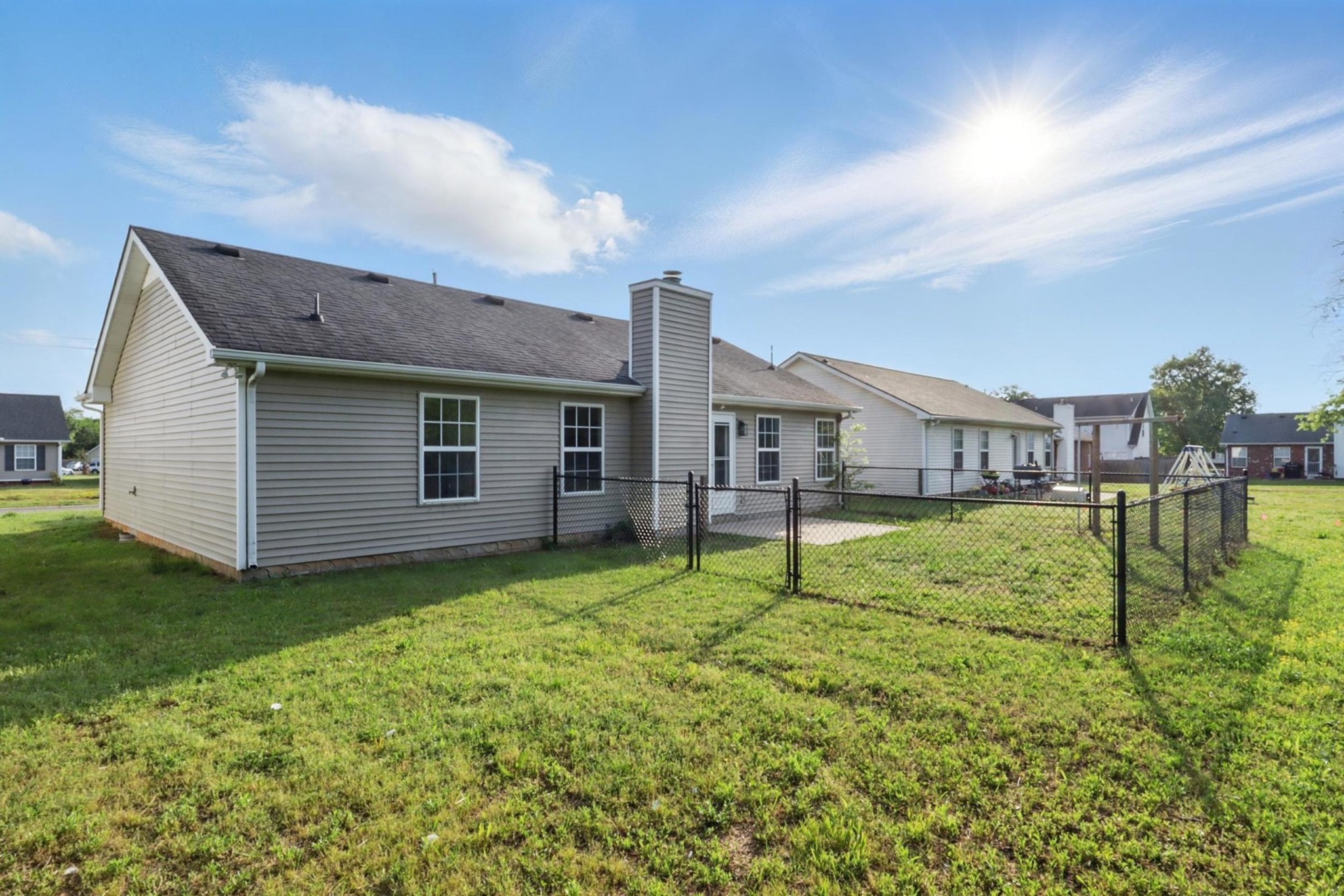 2717 Cayuga Dr