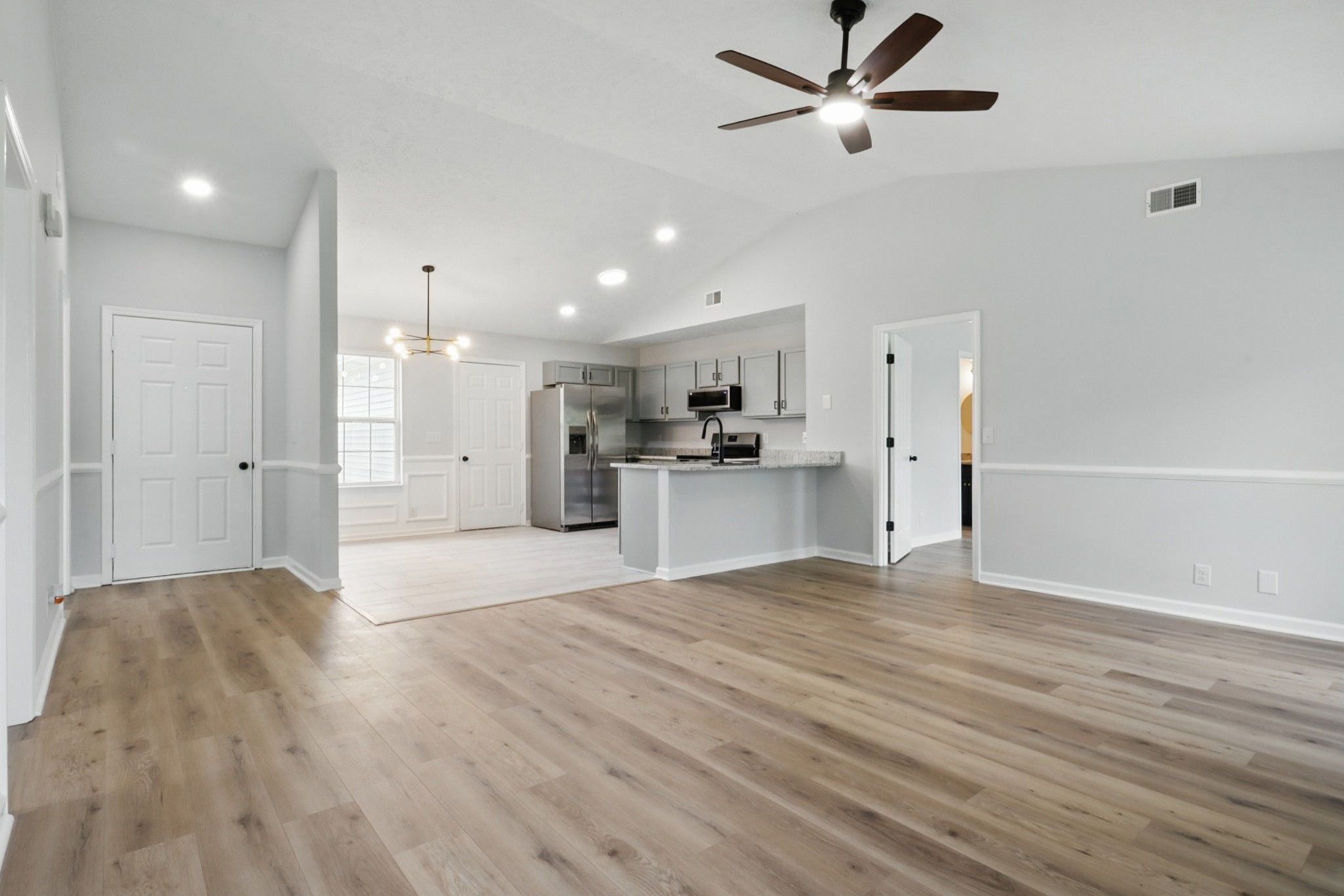 2717 Cayuga Dr
