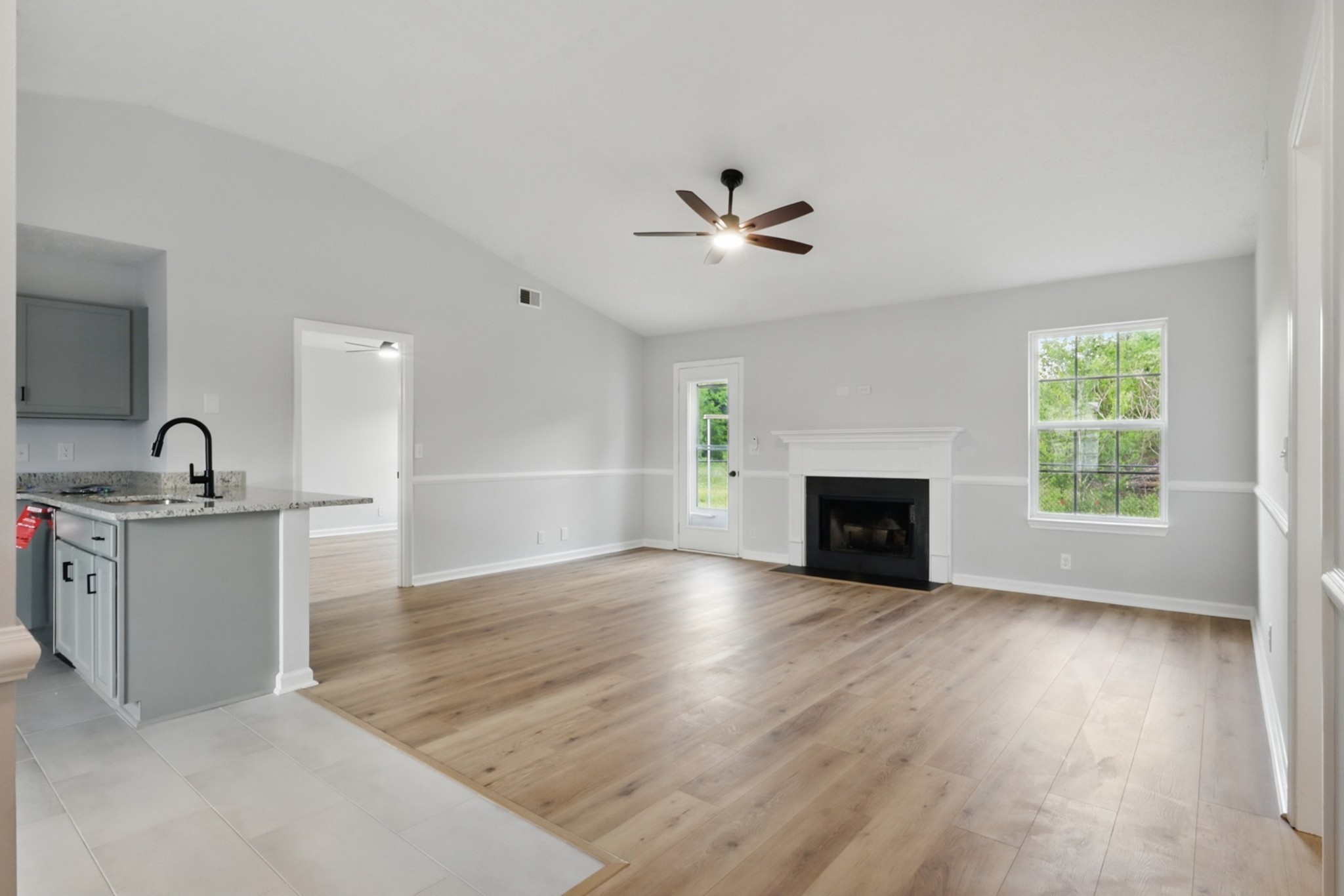 2717 Cayuga Dr