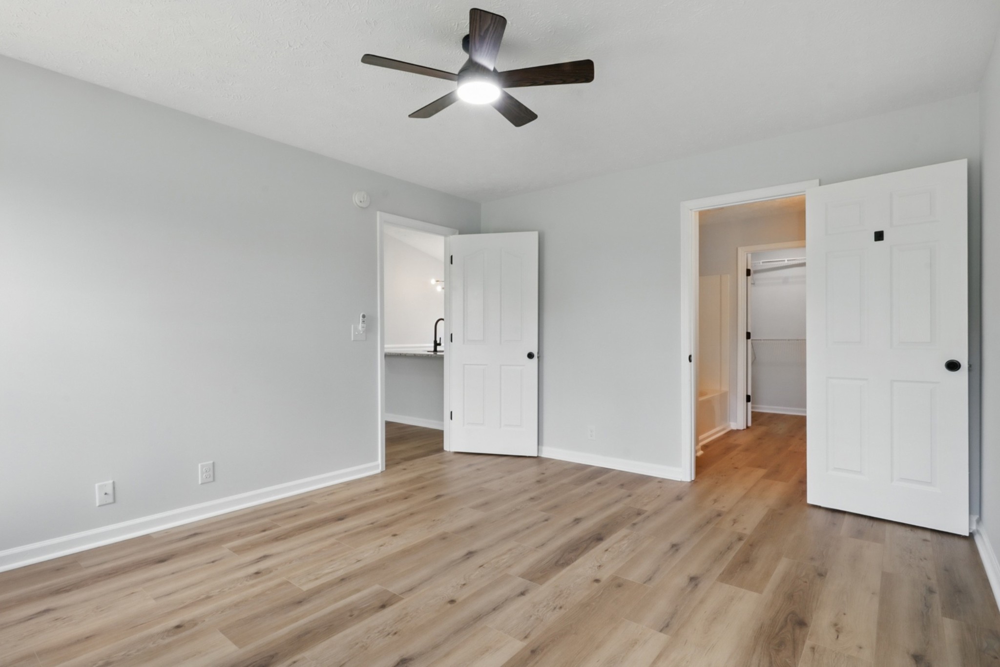 2717 Cayuga Dr