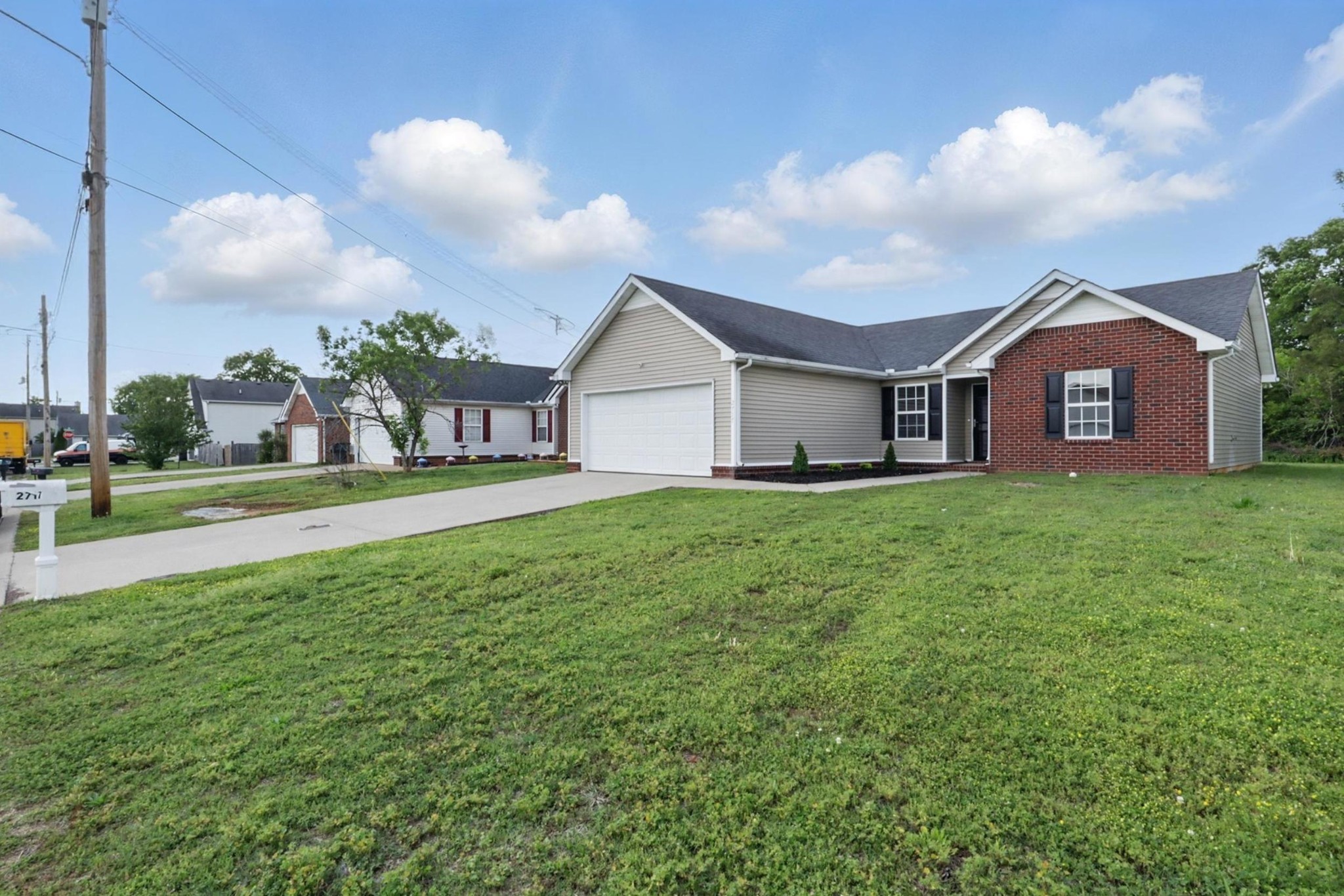2717 Cayuga Dr