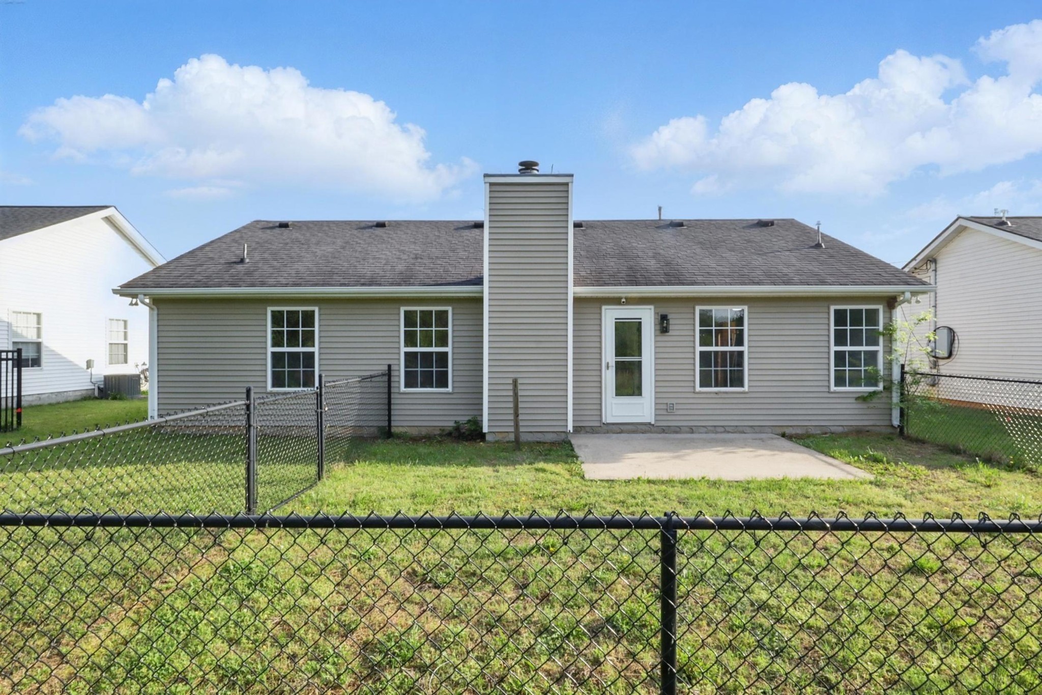2717 Cayuga Dr
