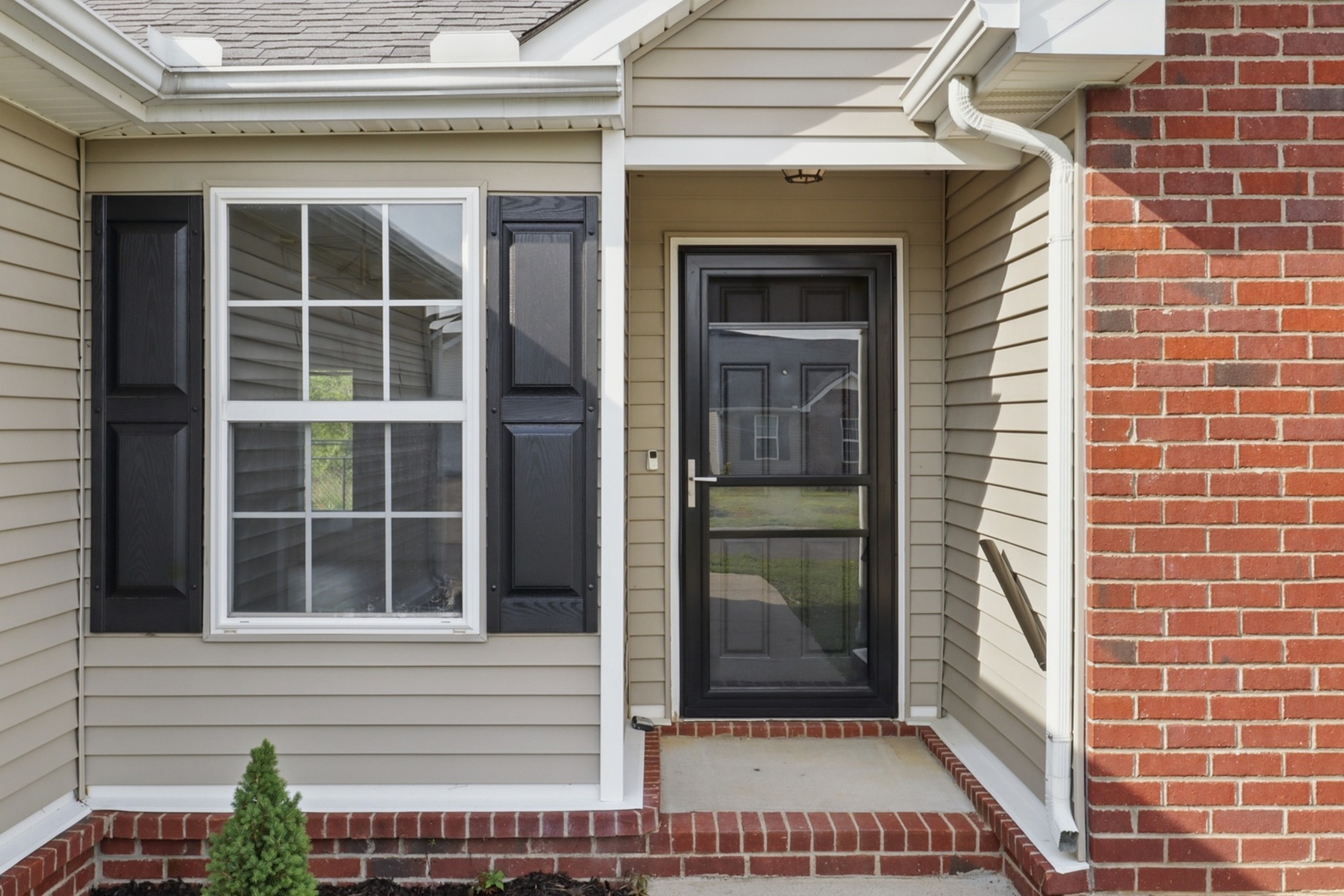 2717 Cayuga Dr