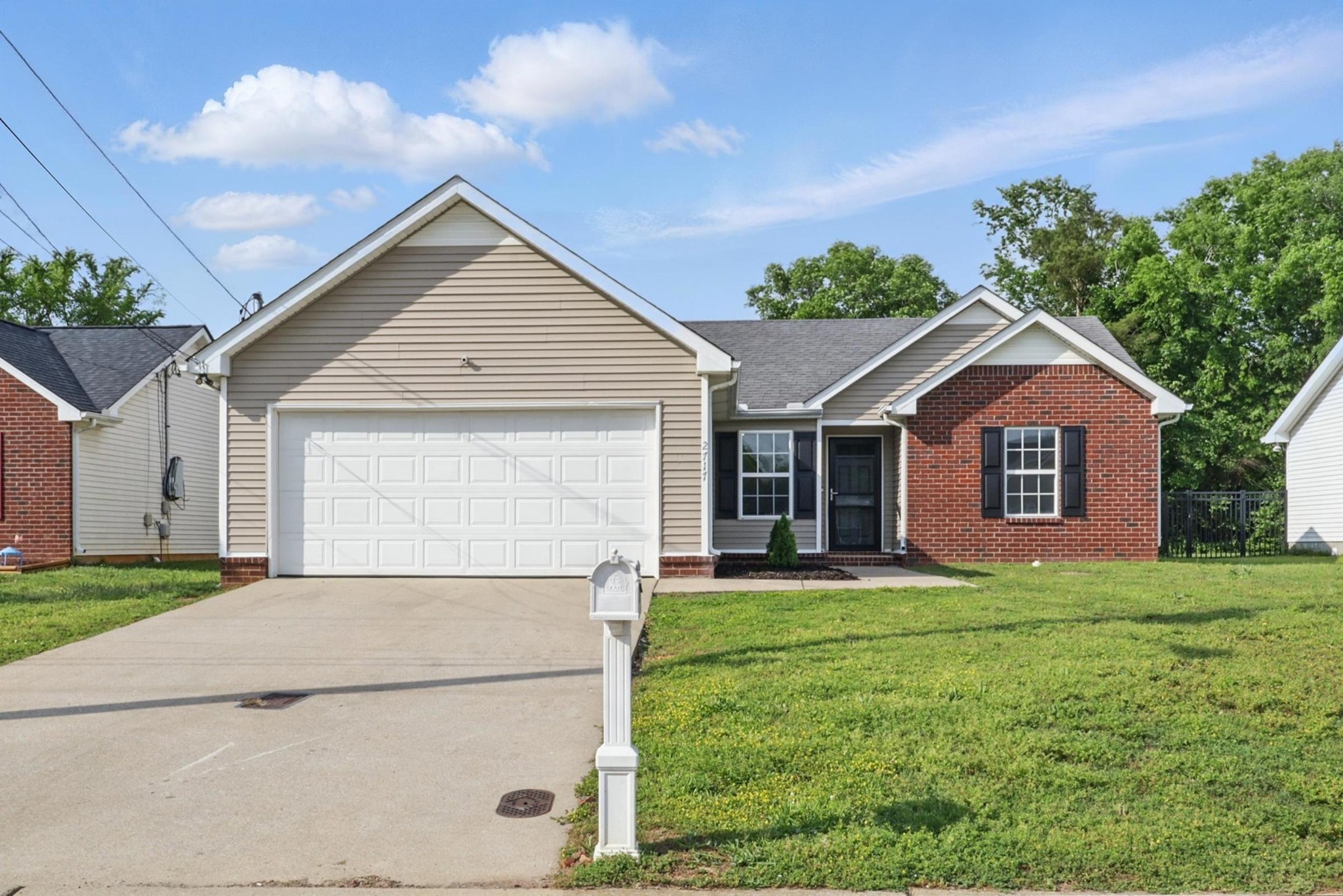 2717 Cayuga Dr
