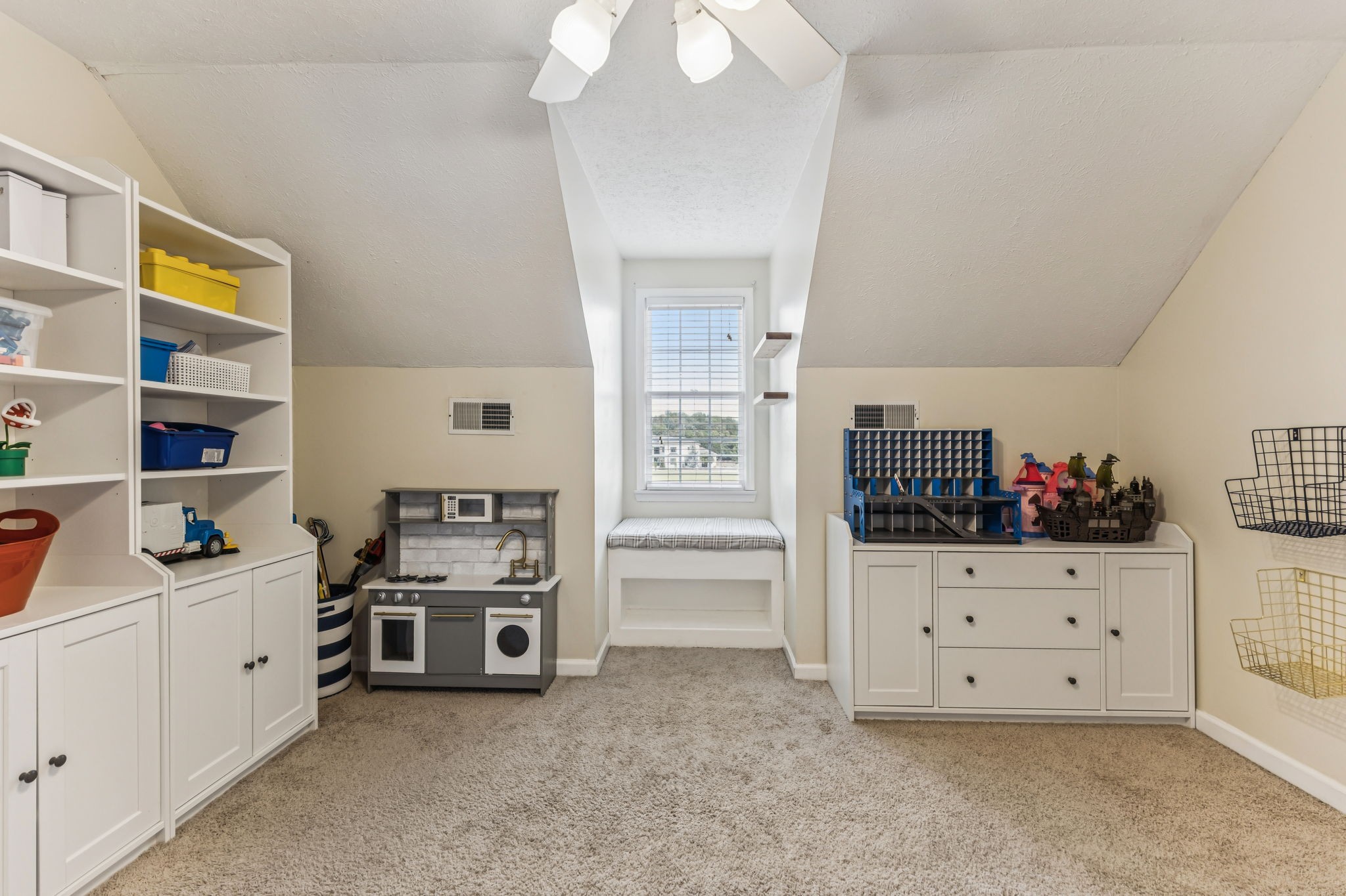 2550 Thompson Rd
