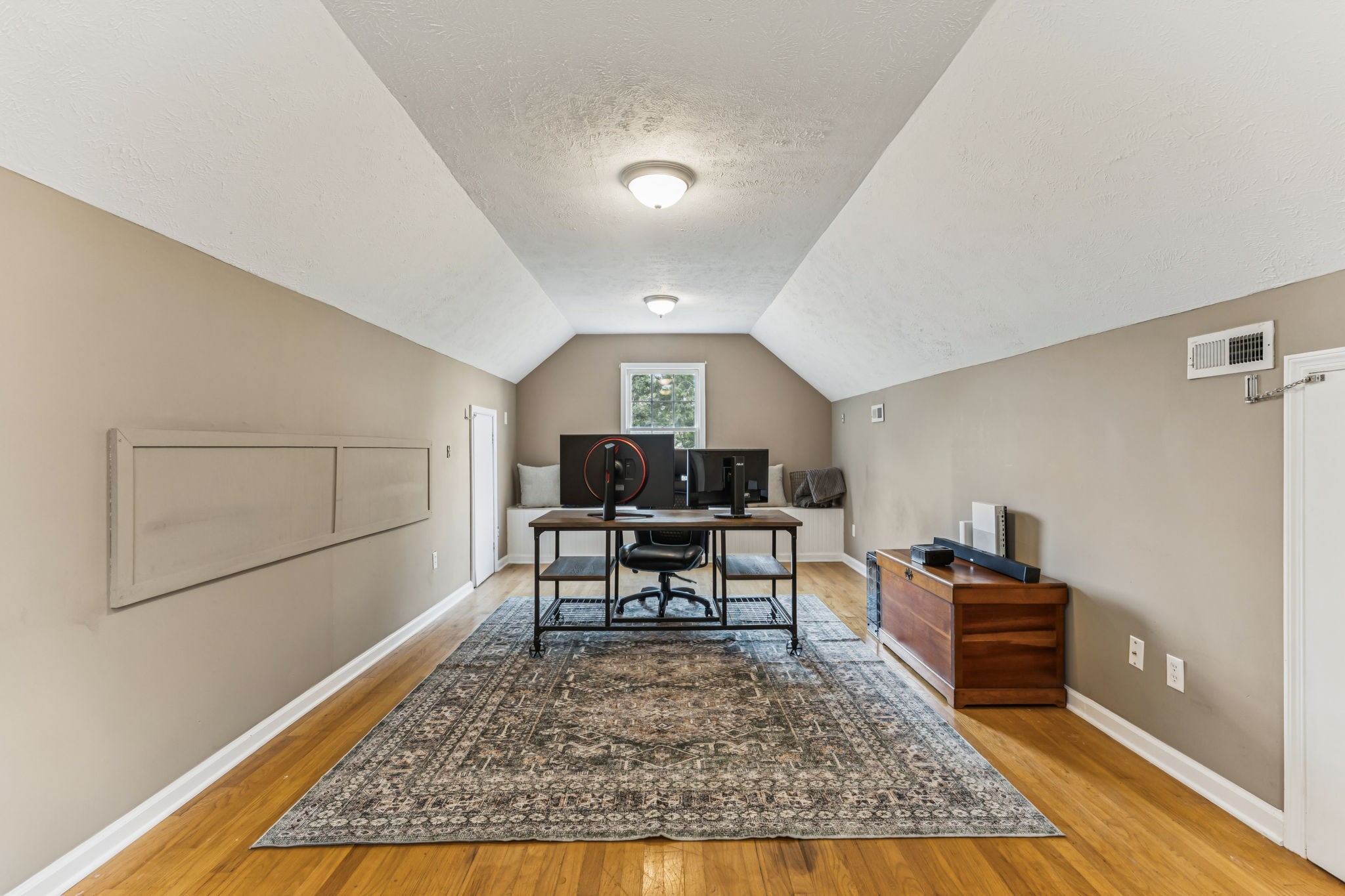 2550 Thompson Rd