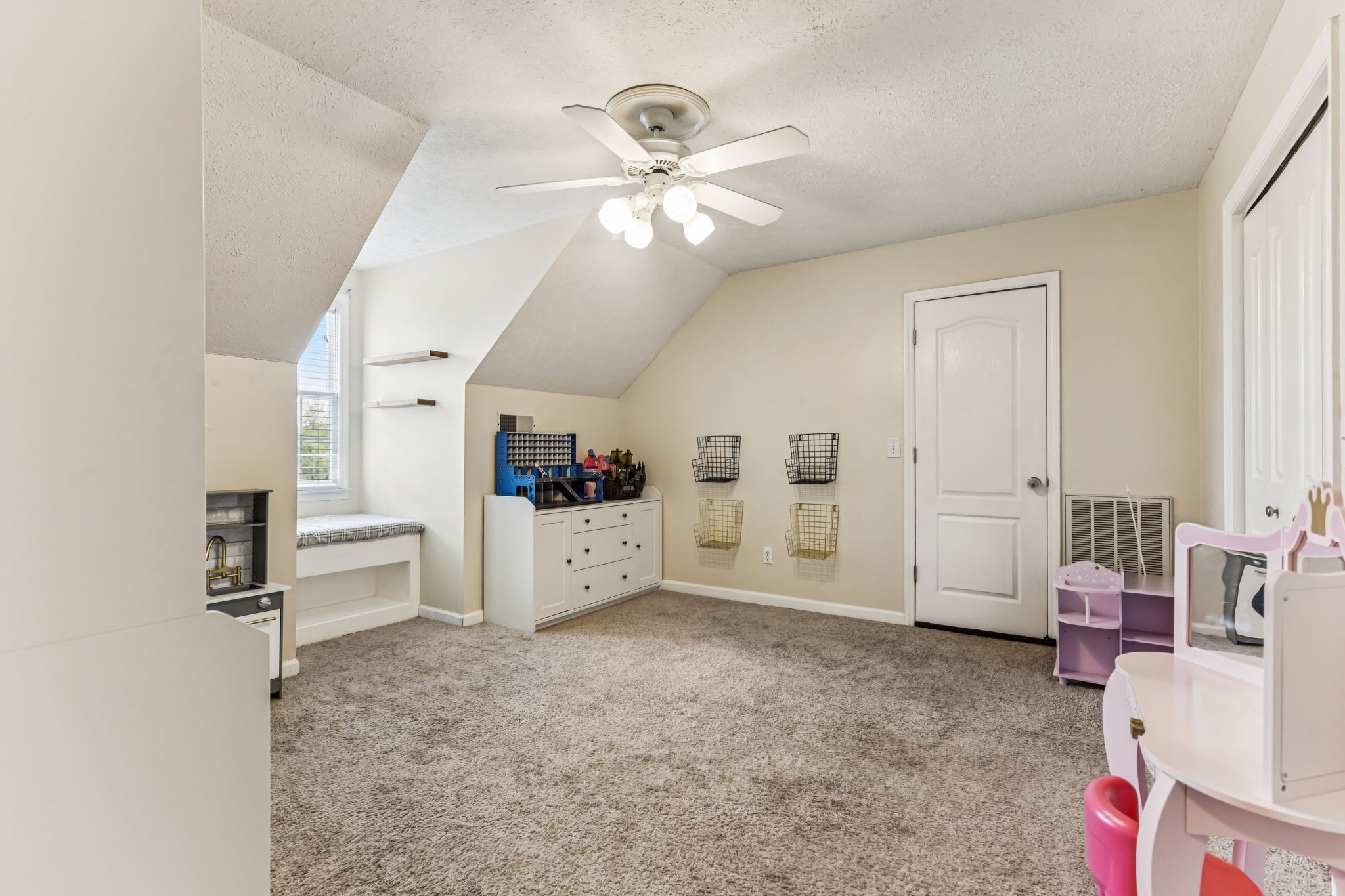 2550 Thompson Rd