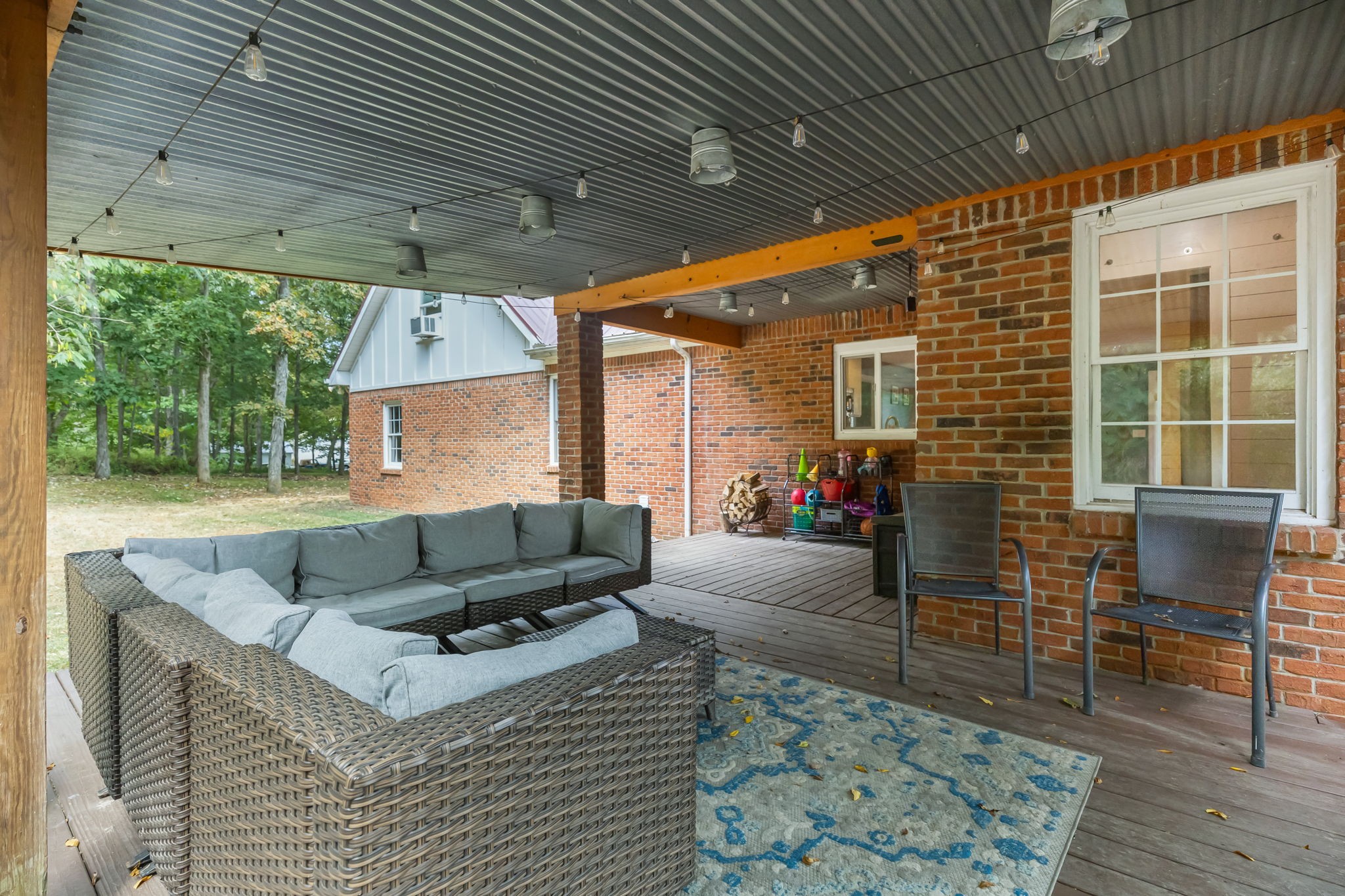 2550 Thompson Rd