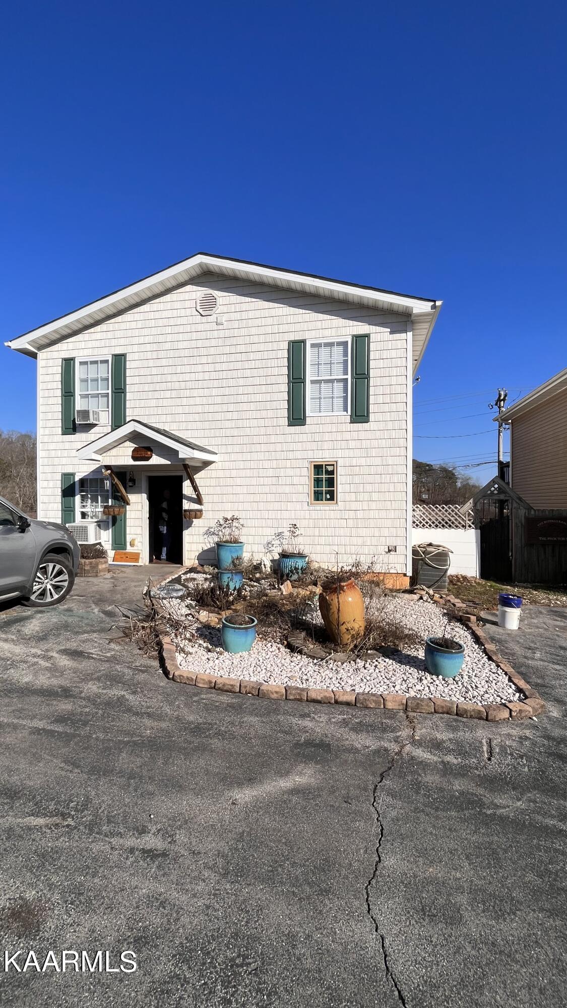 122 Roberts Ridge