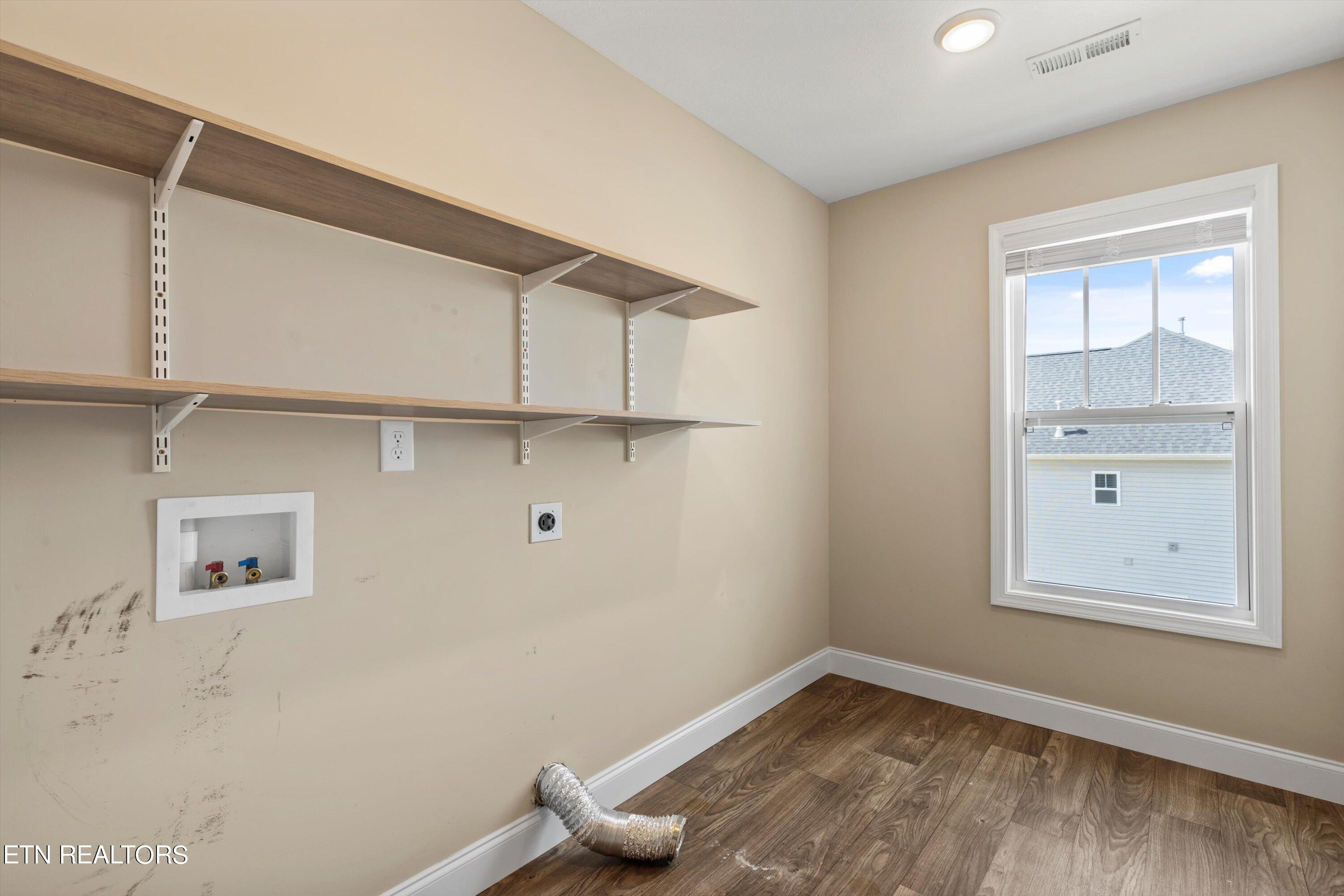 104 Mistletoeberry Rd