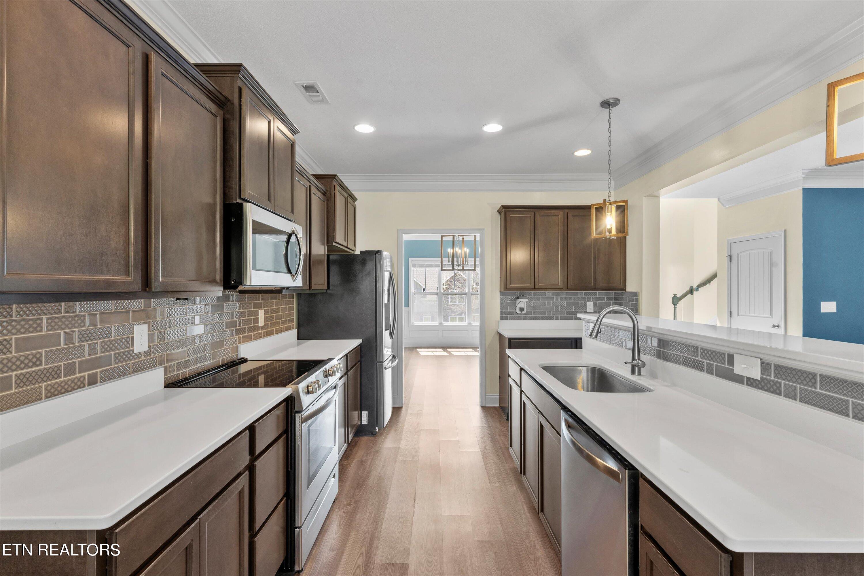 104 Mistletoeberry Rd