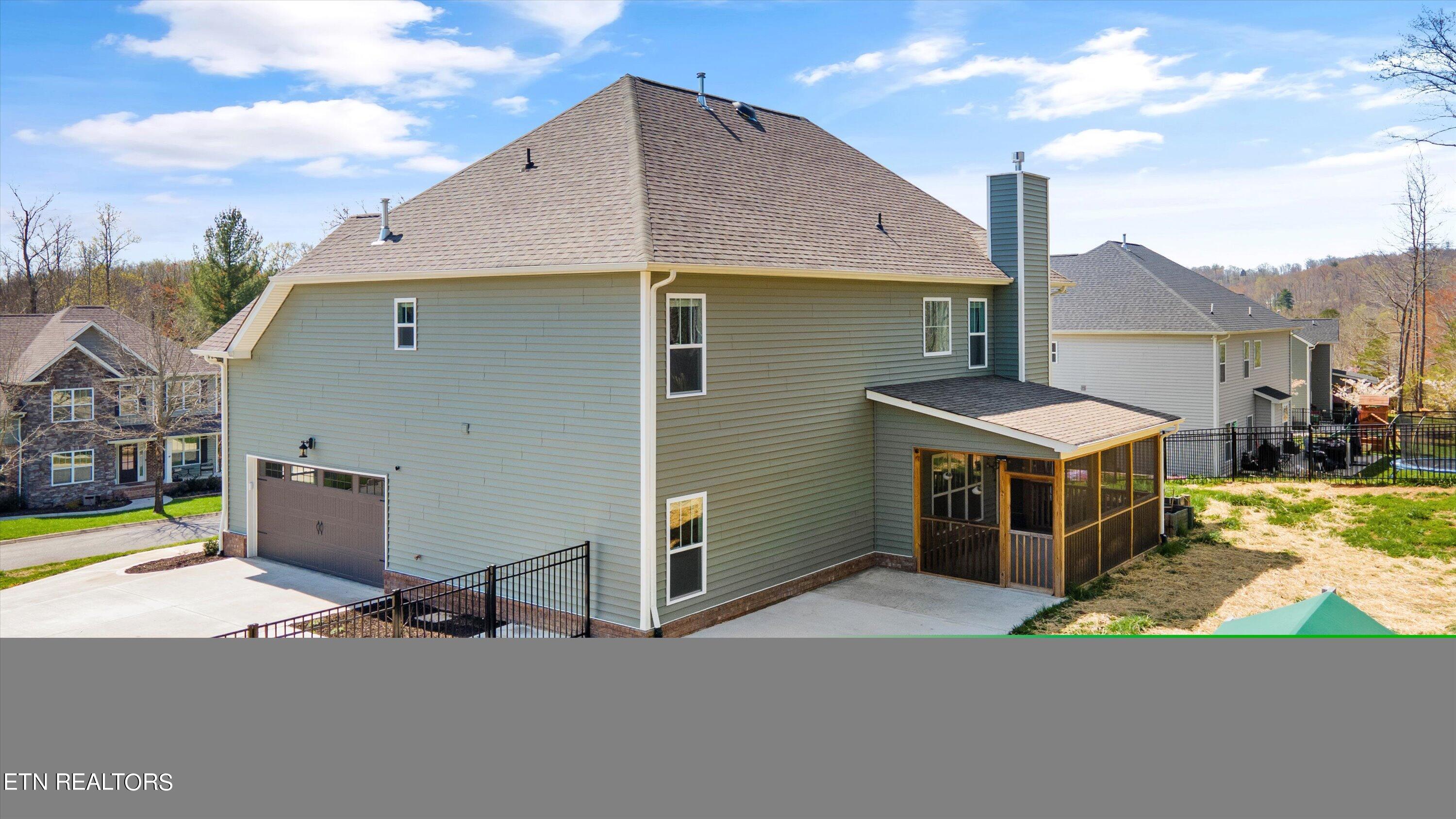 104 Mistletoeberry Rd