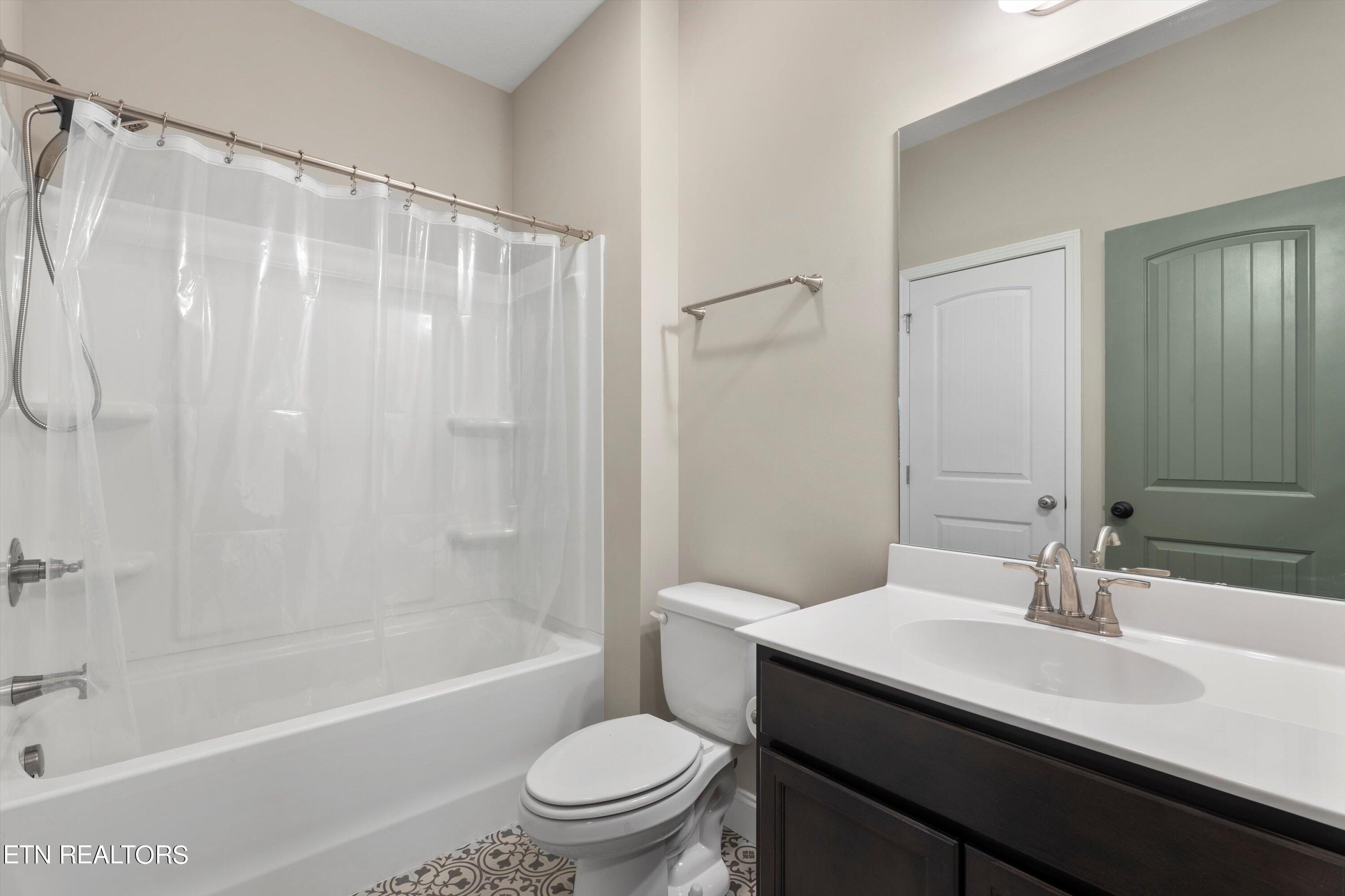 104 Mistletoeberry Rd