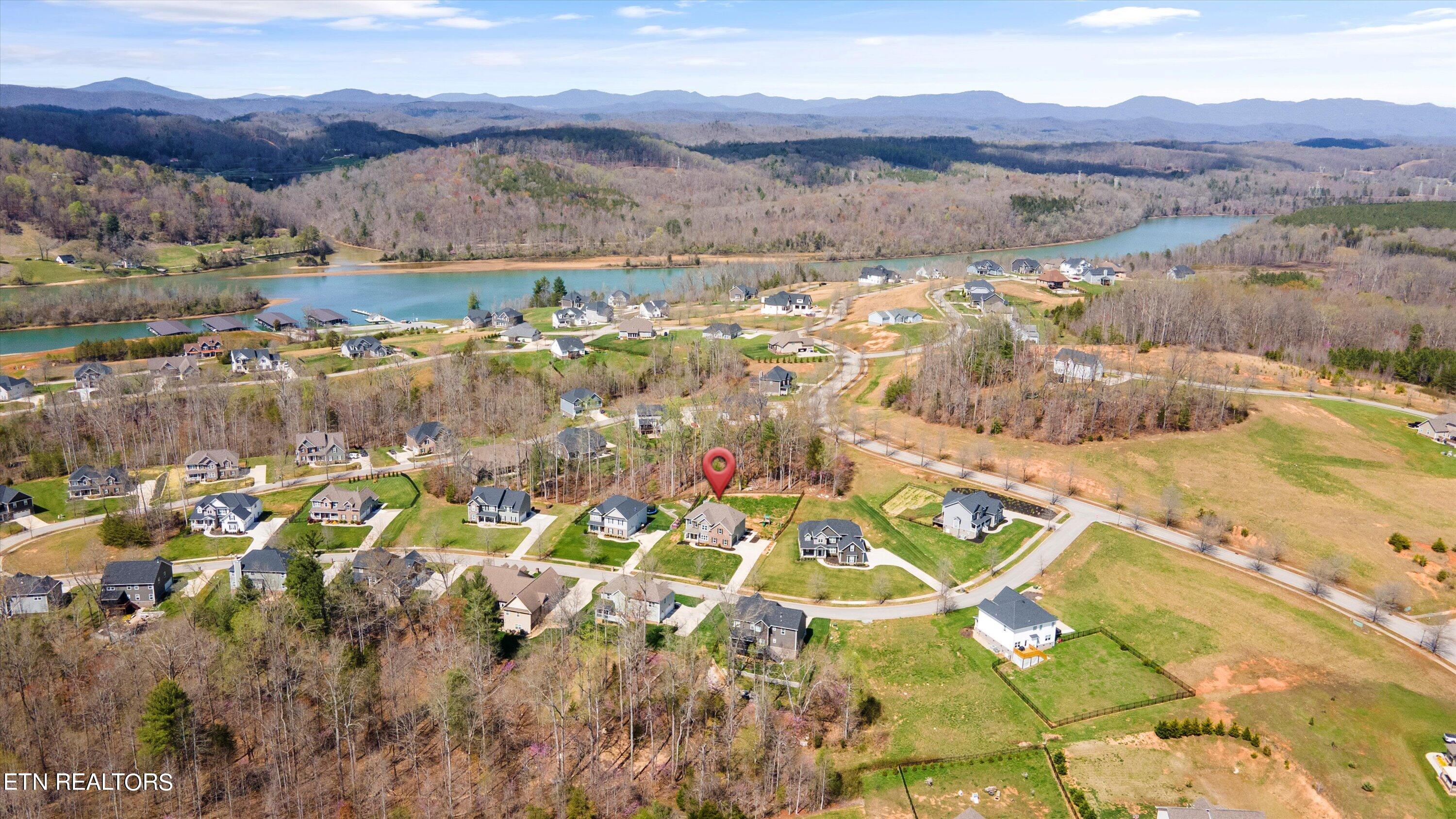 104 Mistletoeberry Rd