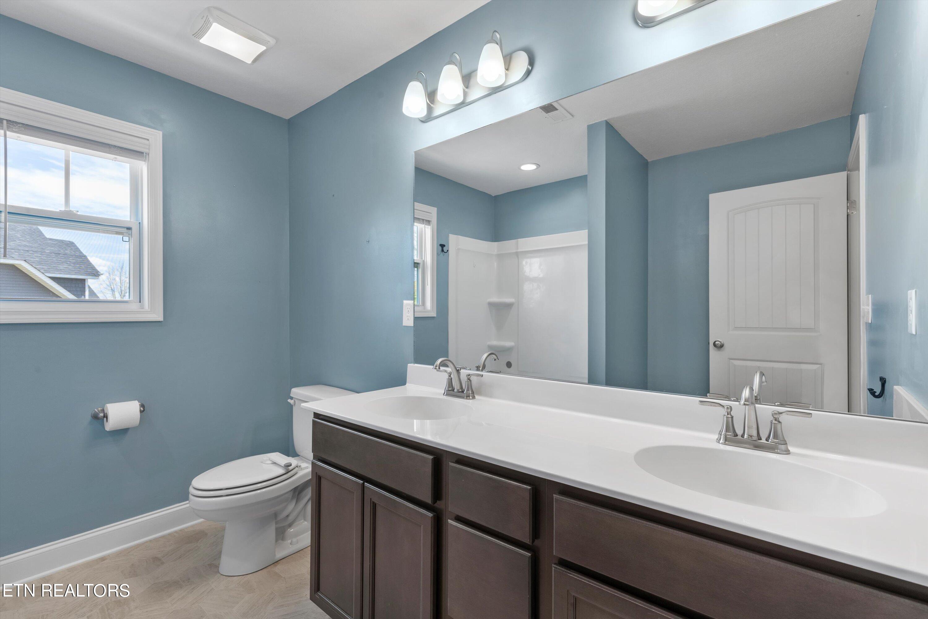 104 Mistletoeberry Rd